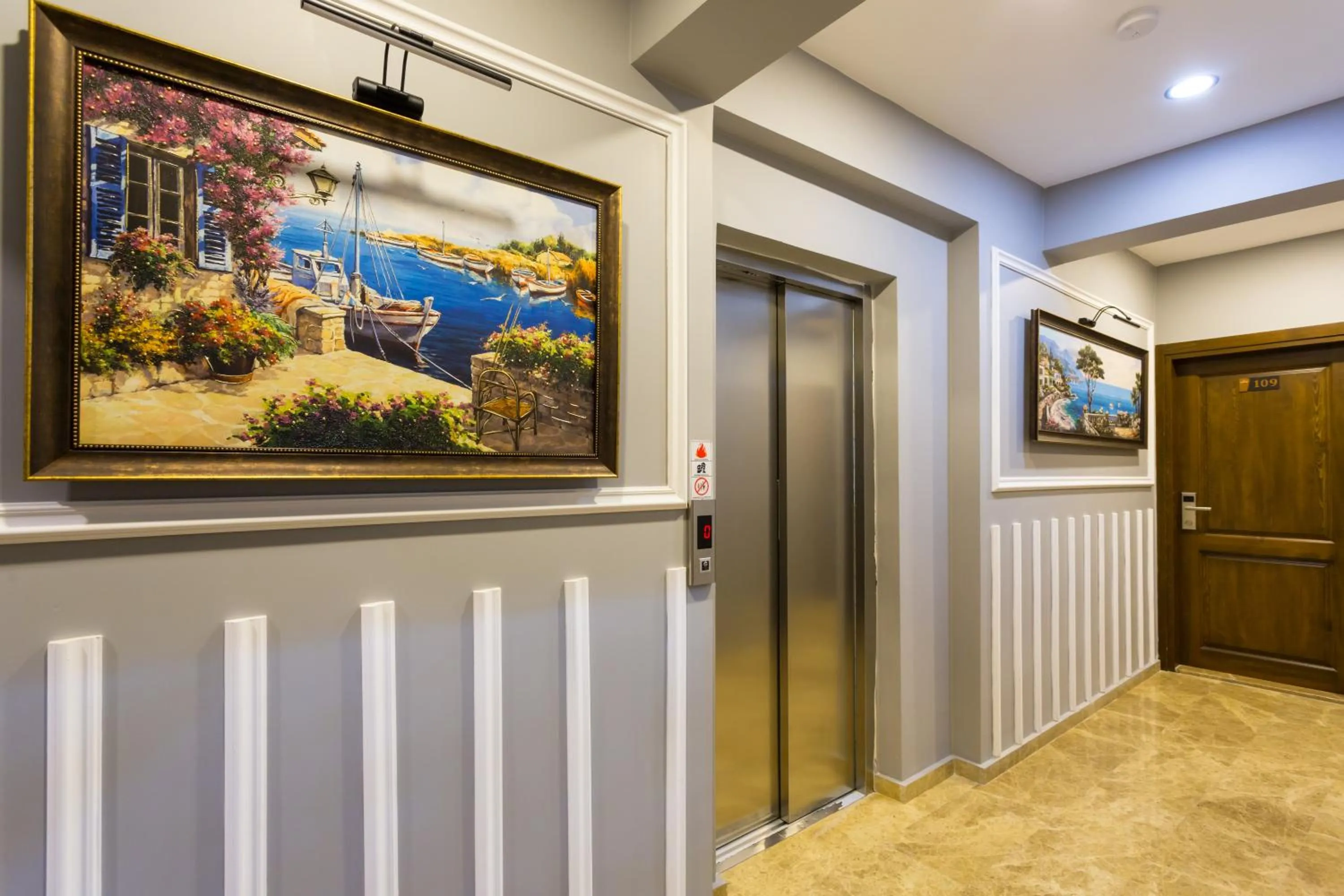 Decorative detail in Dream Park Hotel