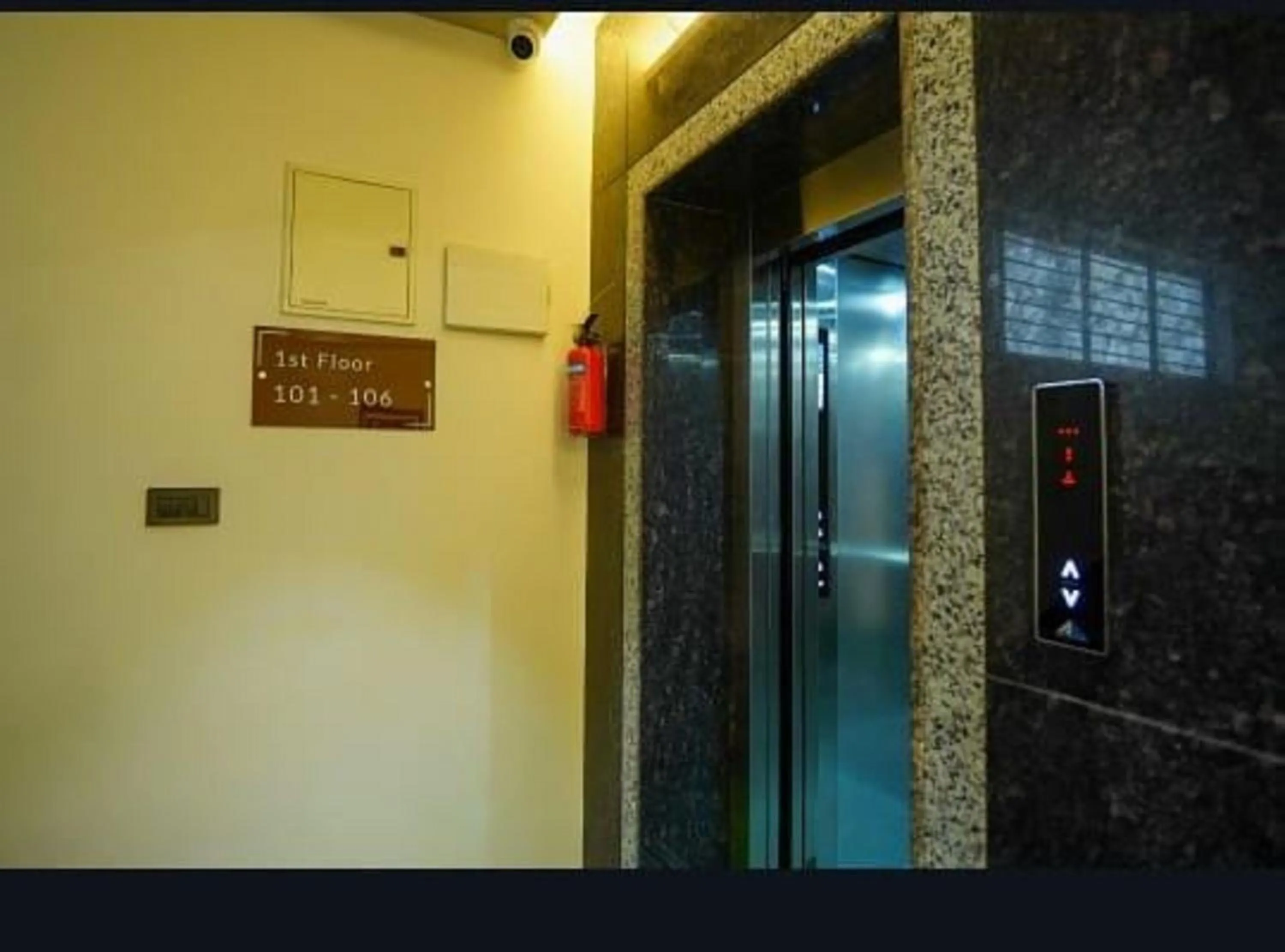 elevator in Hotel Harigovindas Express Mysore