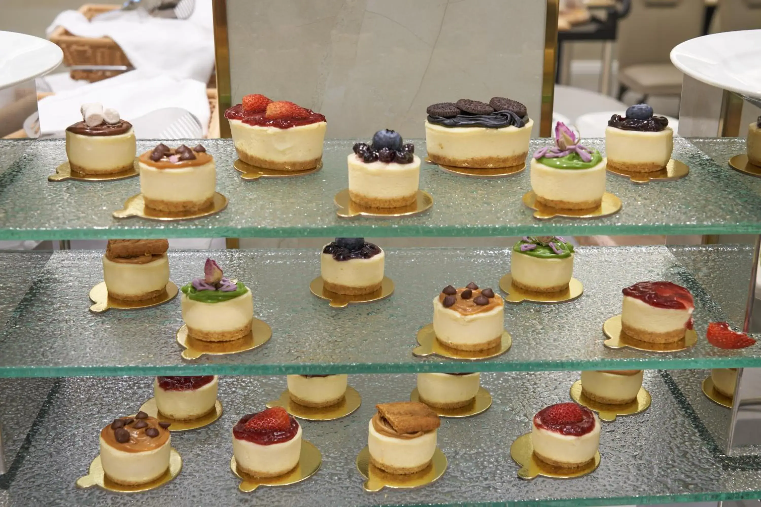 Restaurant/places to eat in Platinum Hotel Restaurant/places to eat in Platinum Hotel