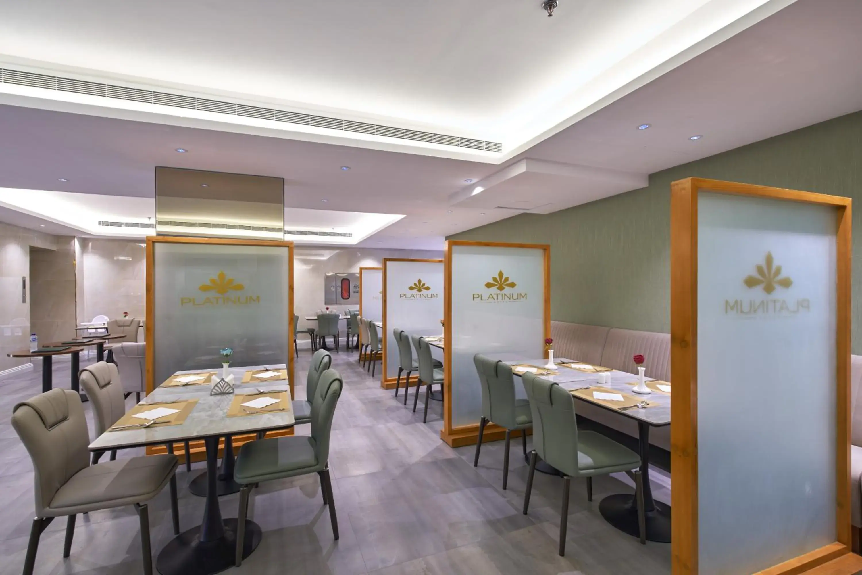 Restaurant/places to eat in Platinum Hotel Restaurant/places to eat in Platinum Hotel