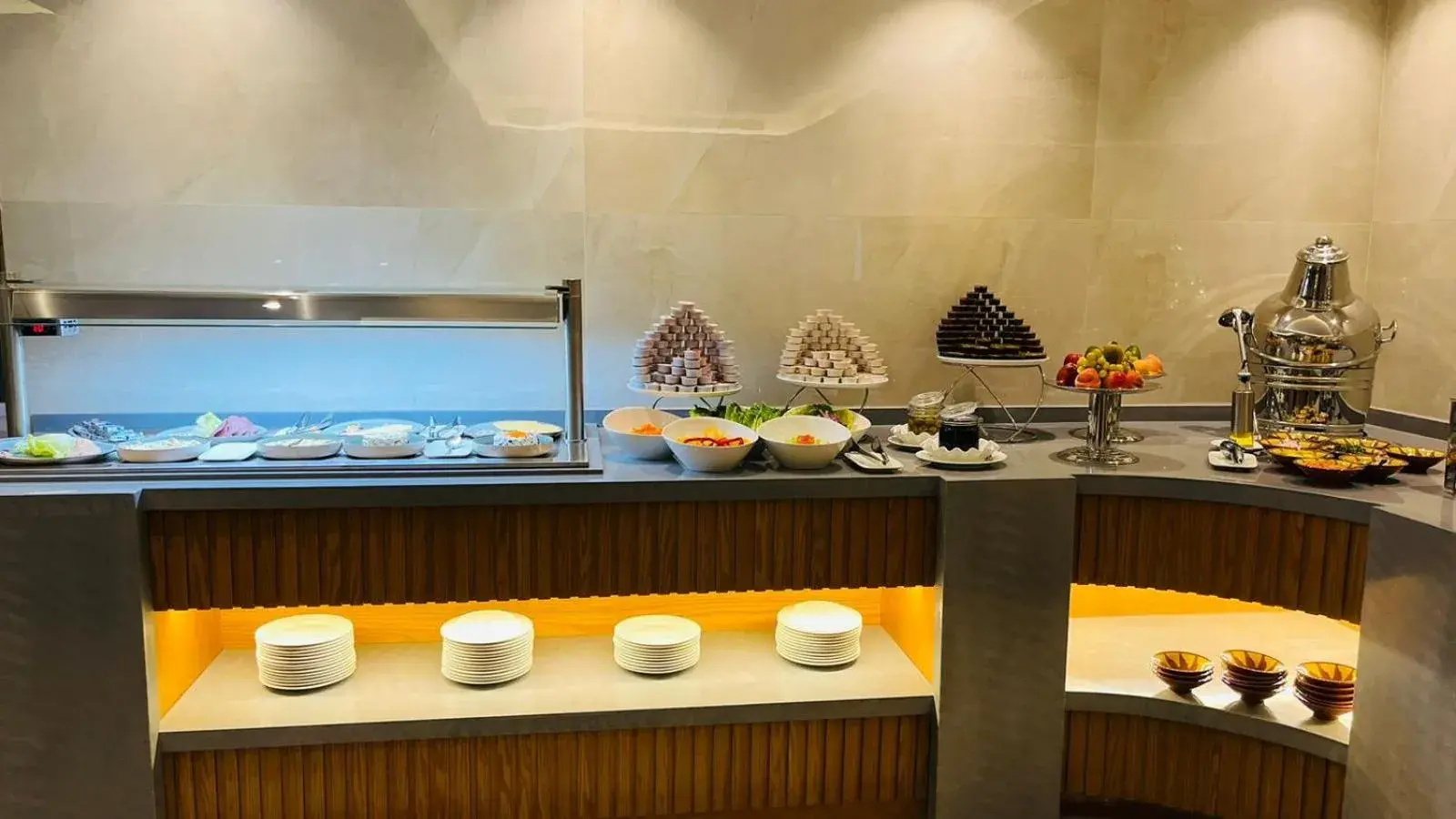 Breakfast in Platinum Hotel Breakfast in Platinum Hotel