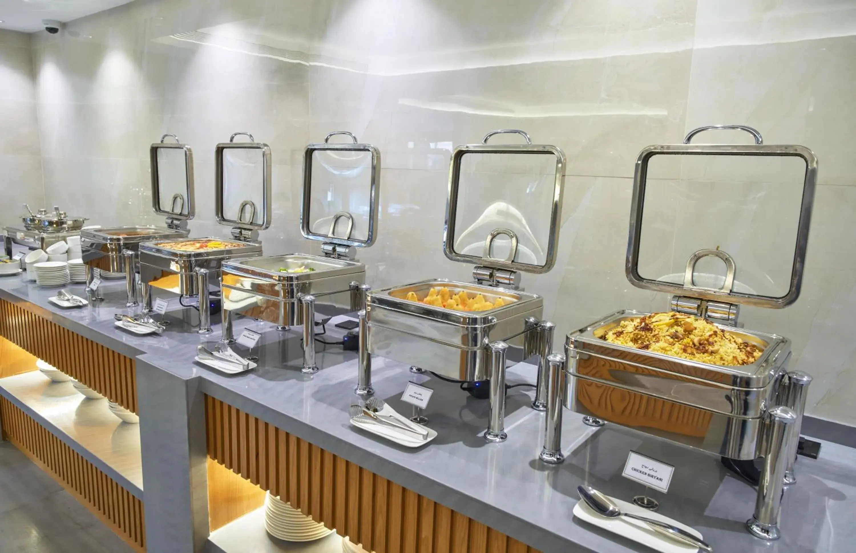 Restaurant/places to eat in Platinum Hotel Restaurant/places to eat in Platinum Hotel