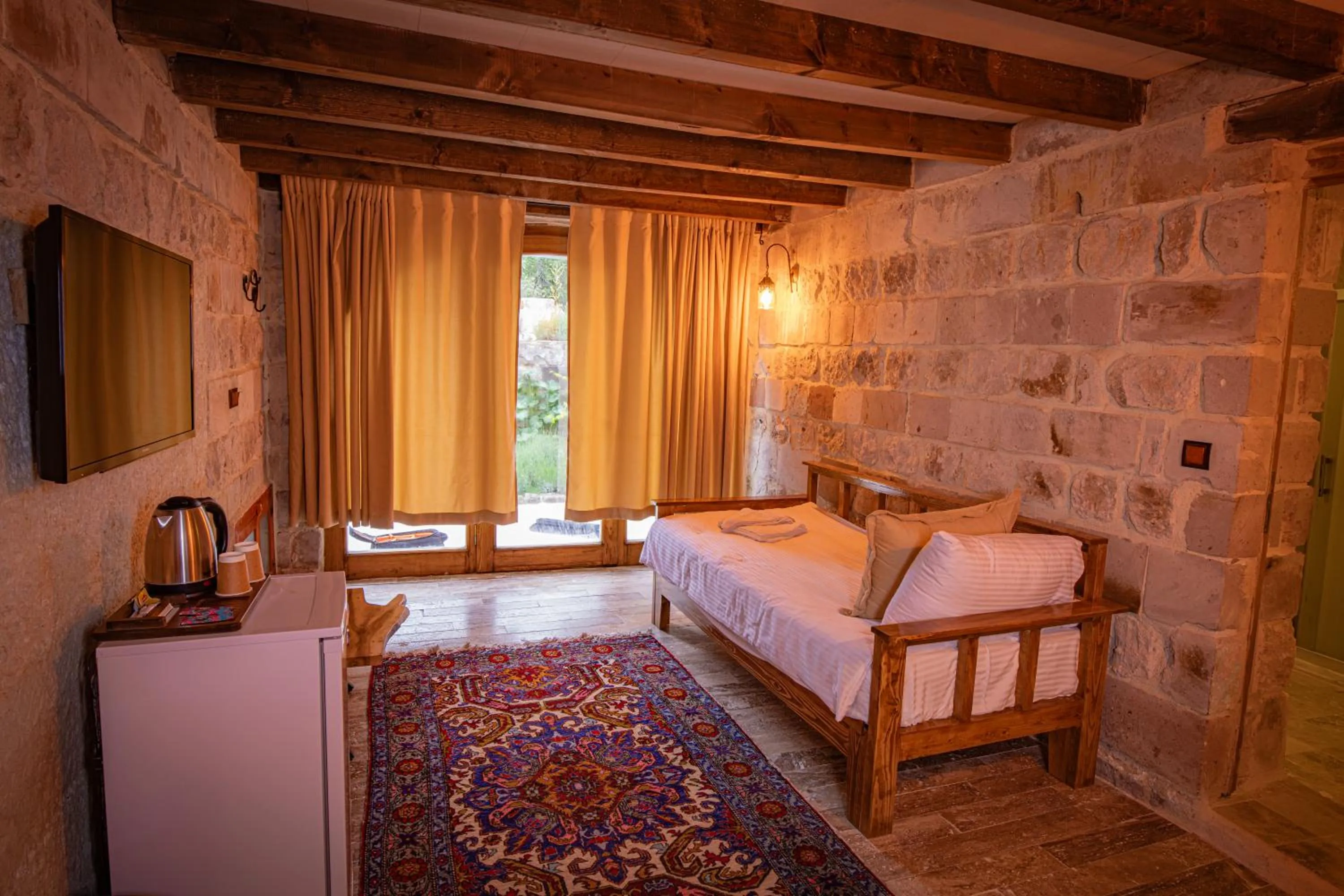 Bed in Sur Cave Hotel