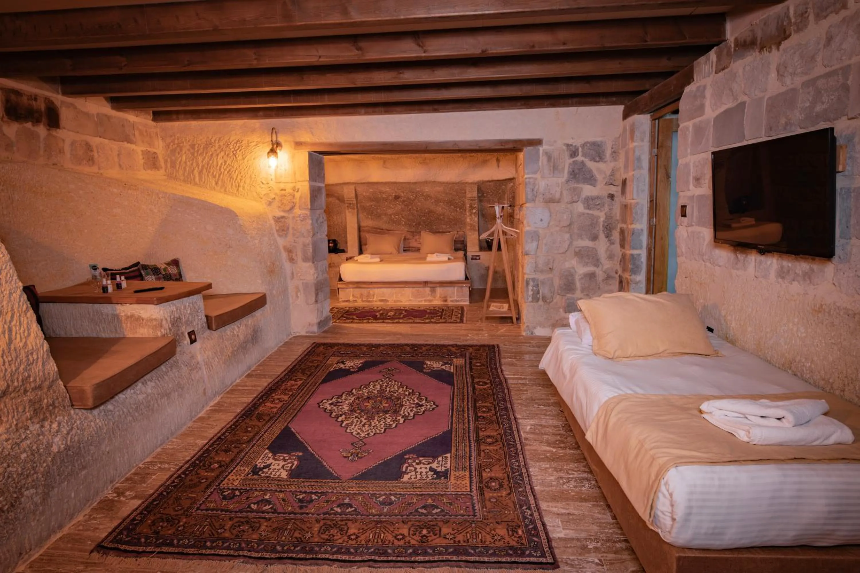 Bed in Sur Cave Hotel