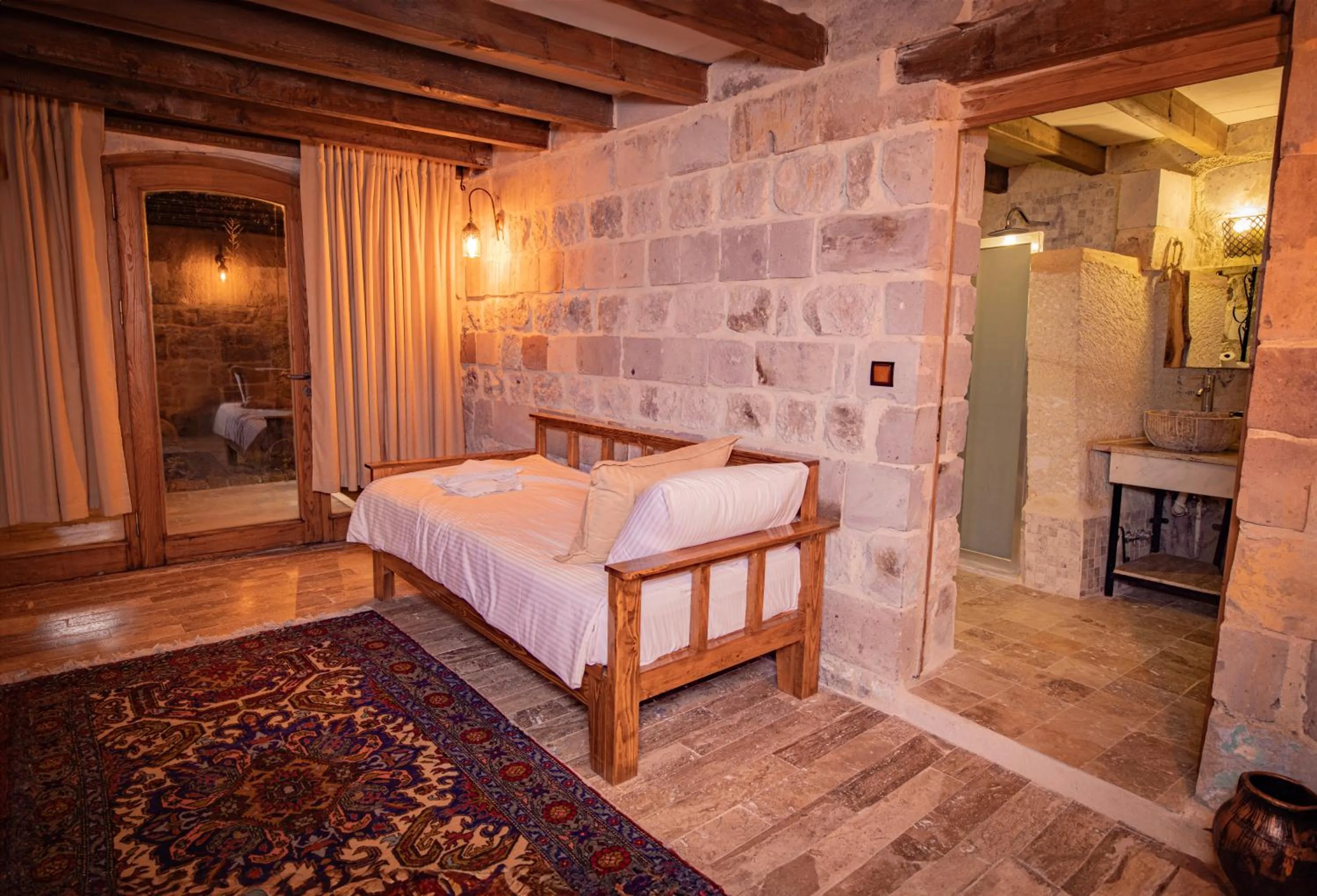 Bed in Sur Cave Hotel