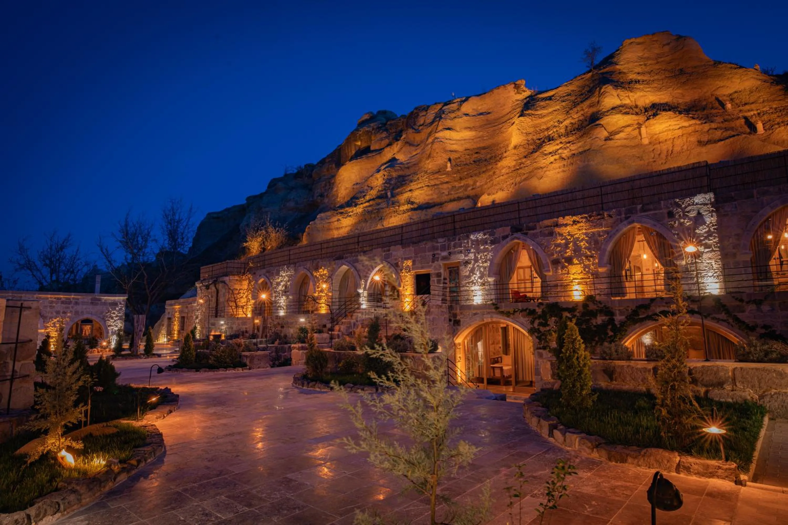 Property building in Sur Cave Hotel