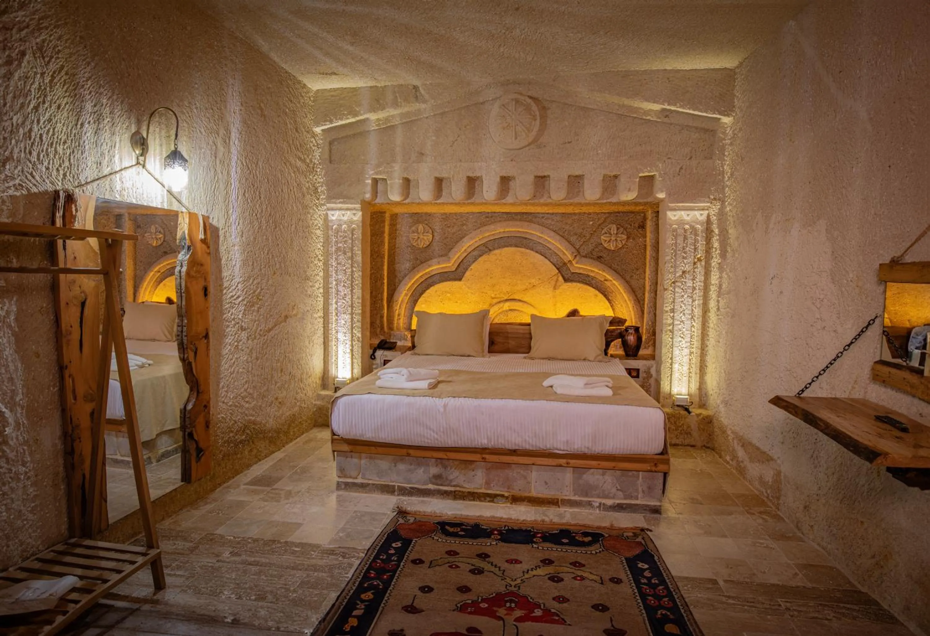 Bed in Sur Cave Hotel