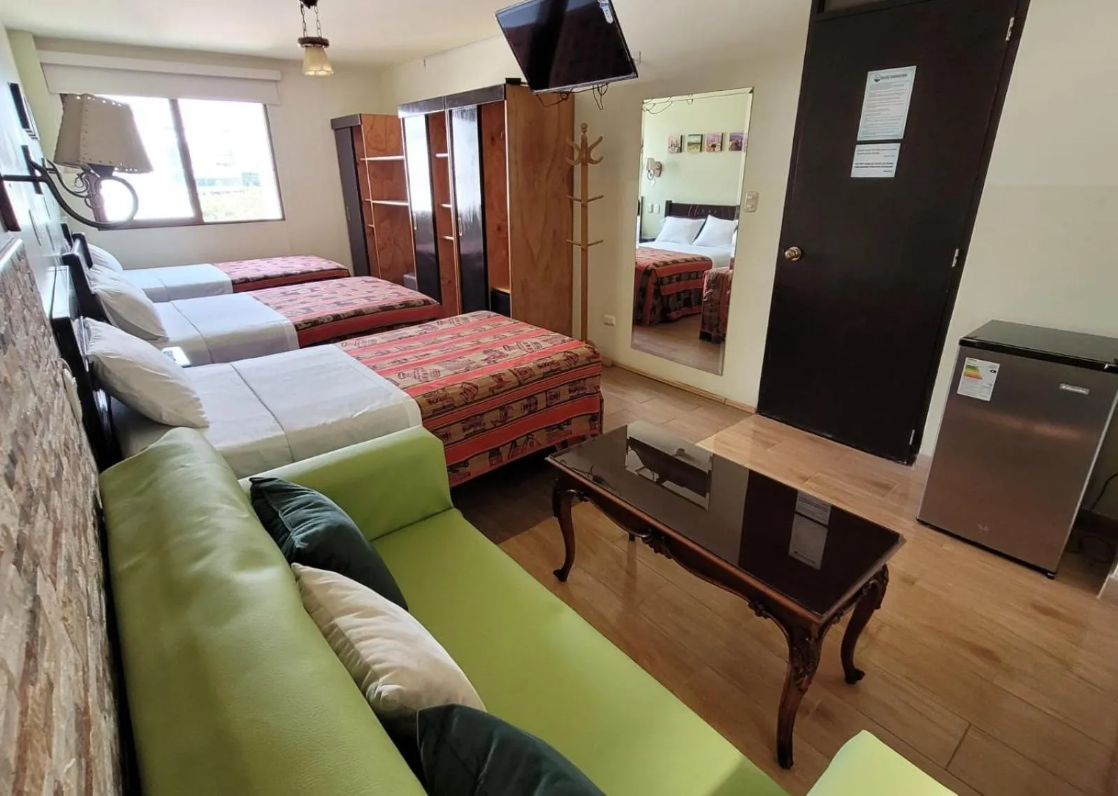 Street view, Bed in Hotel Tinkus Inn