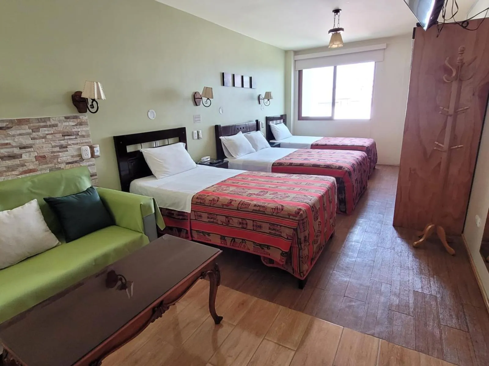 Bed in Hotel Tinkus Inn