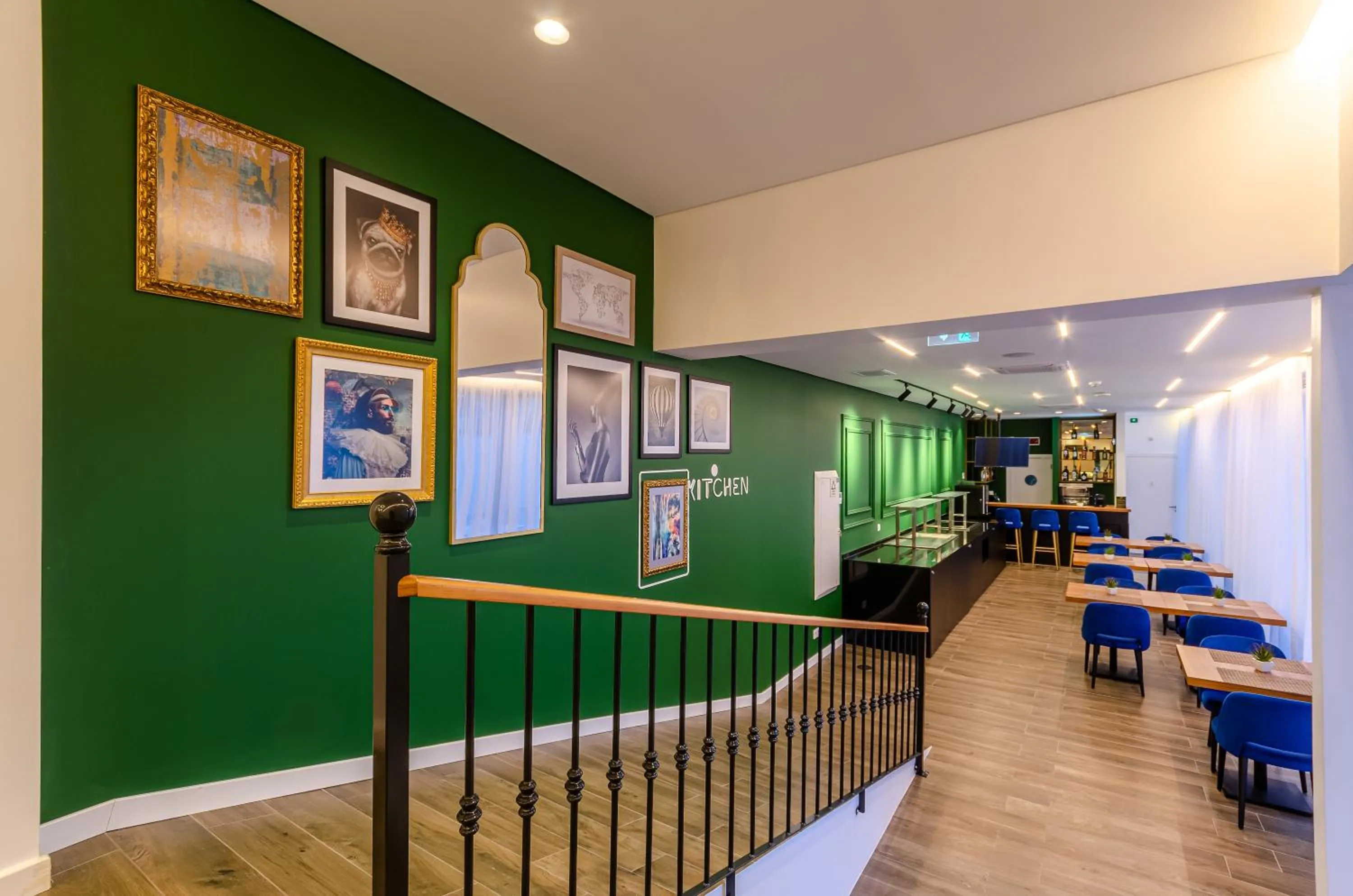 Restaurant/places to eat in 2M BOUTIQUE HOTEL