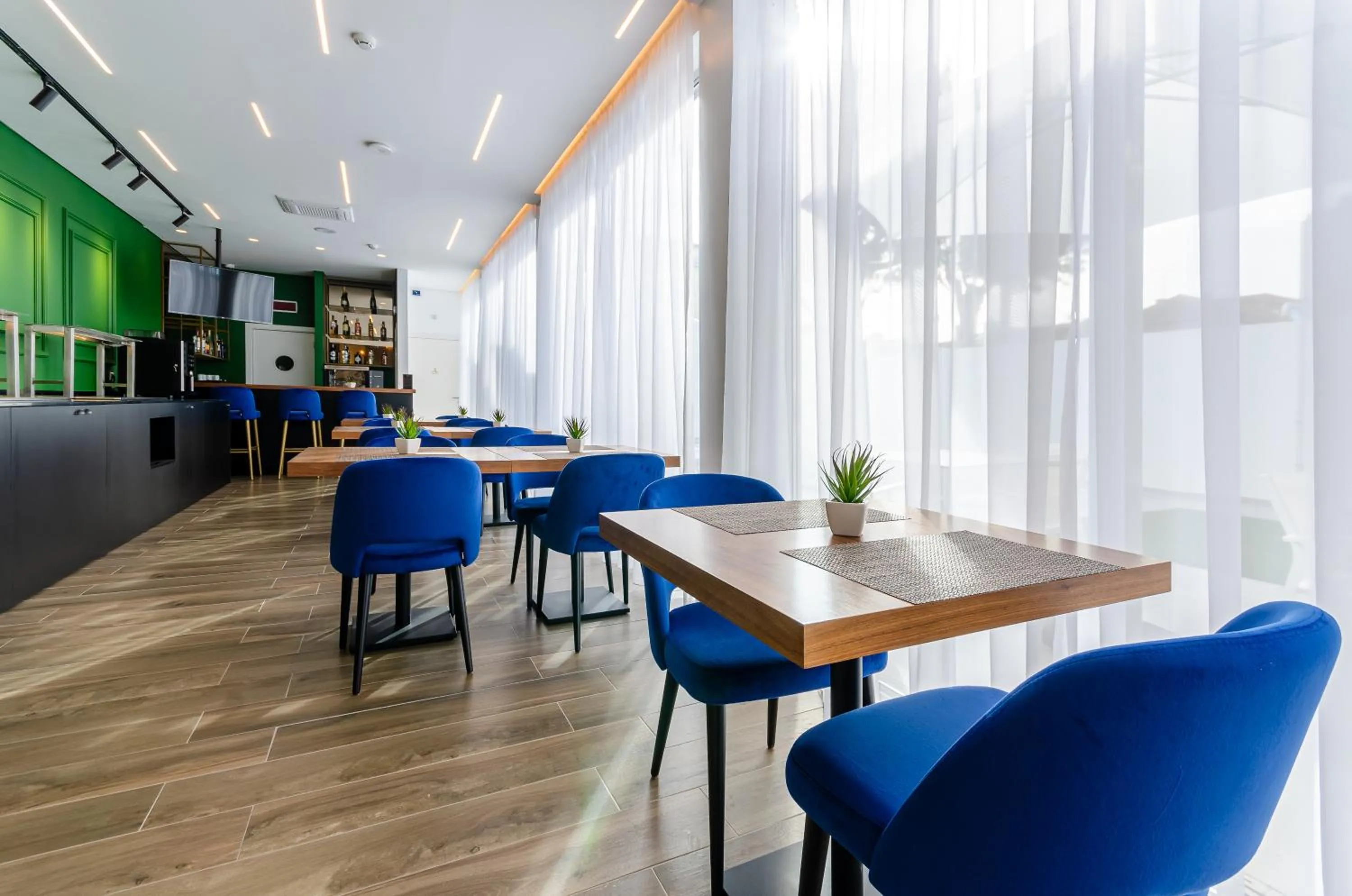 Restaurant/places to eat in 2M BOUTIQUE HOTEL