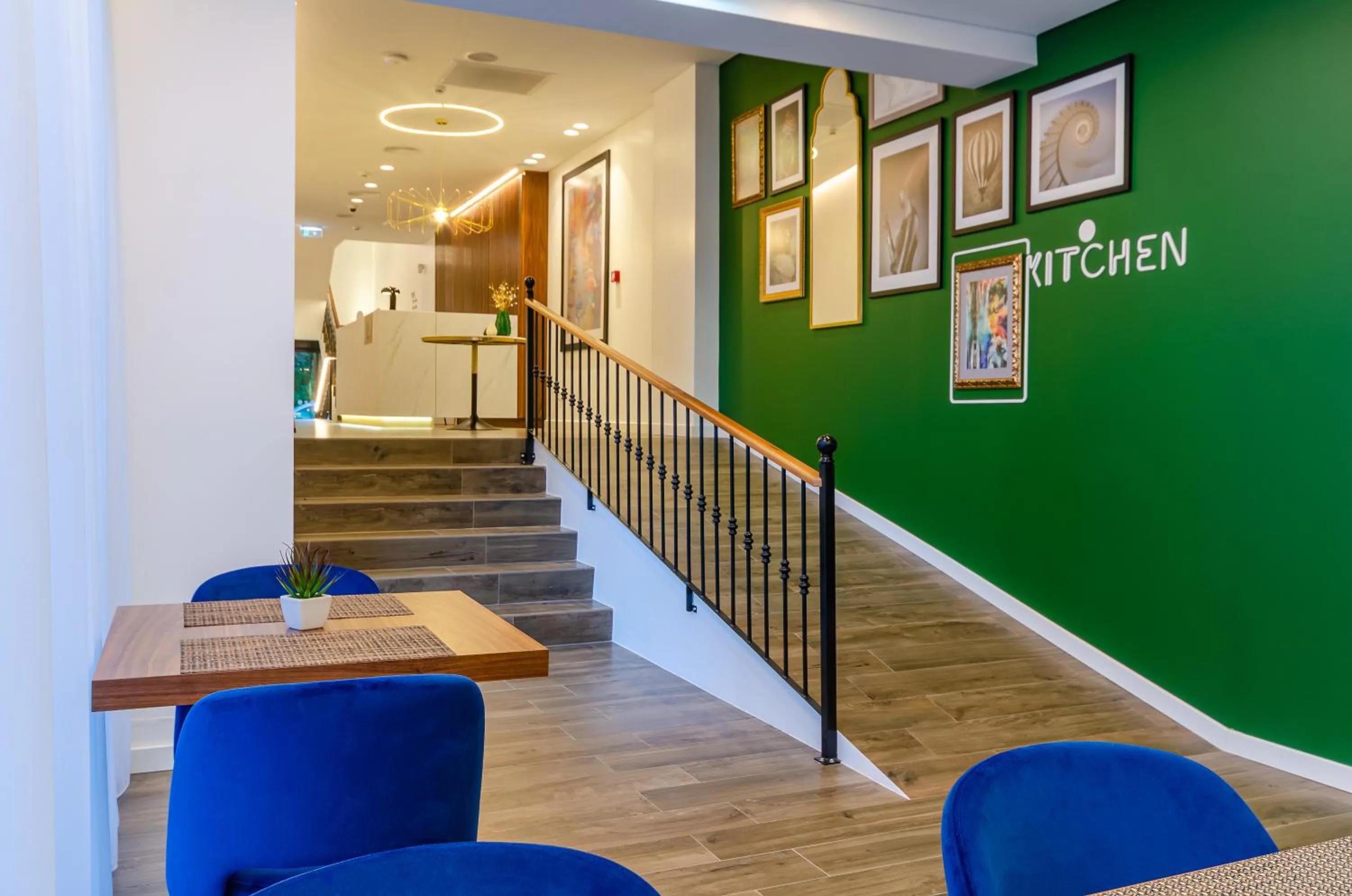 Restaurant/places to eat in 2M BOUTIQUE HOTEL