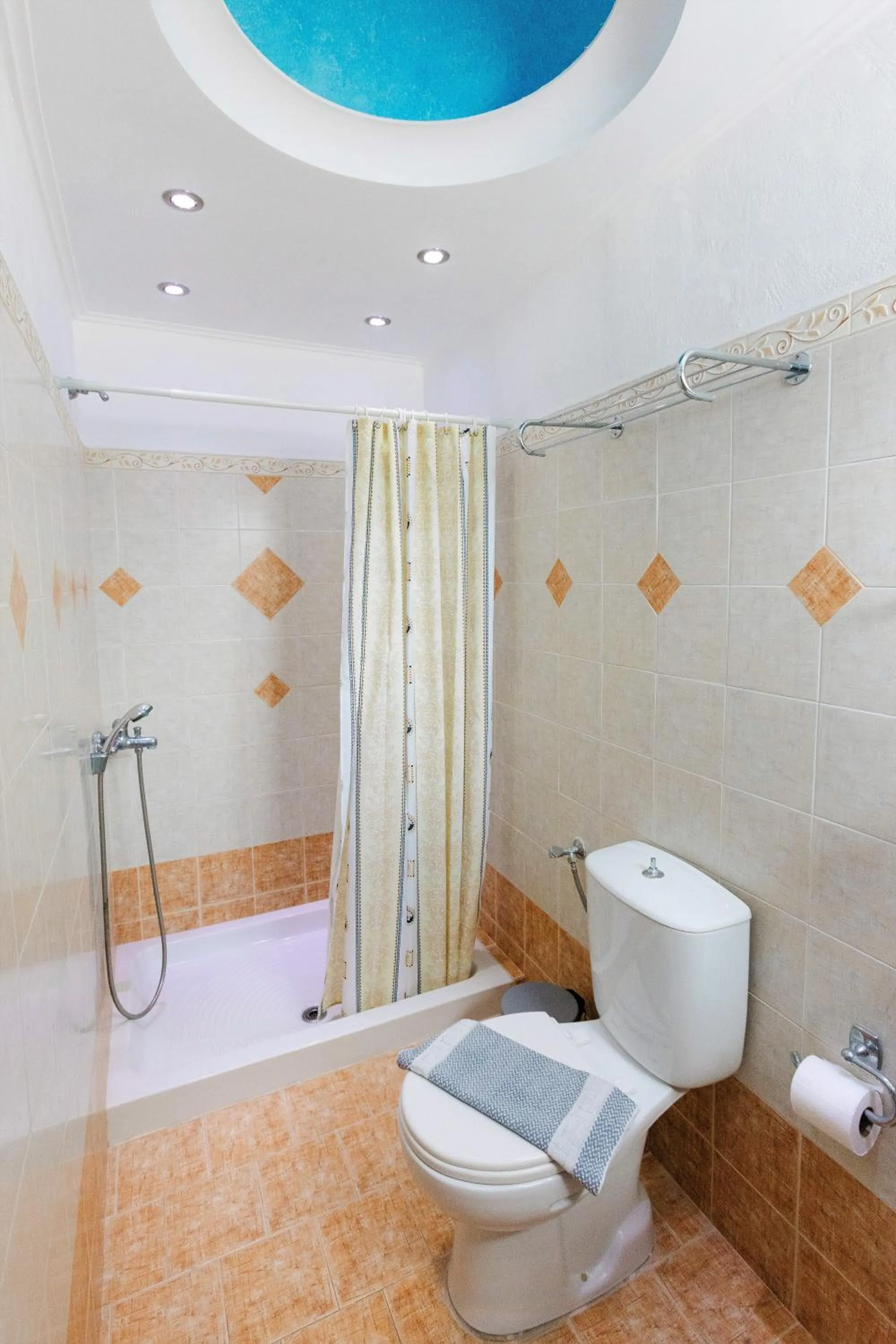 Bathroom in Seven Grapes - Karterados
