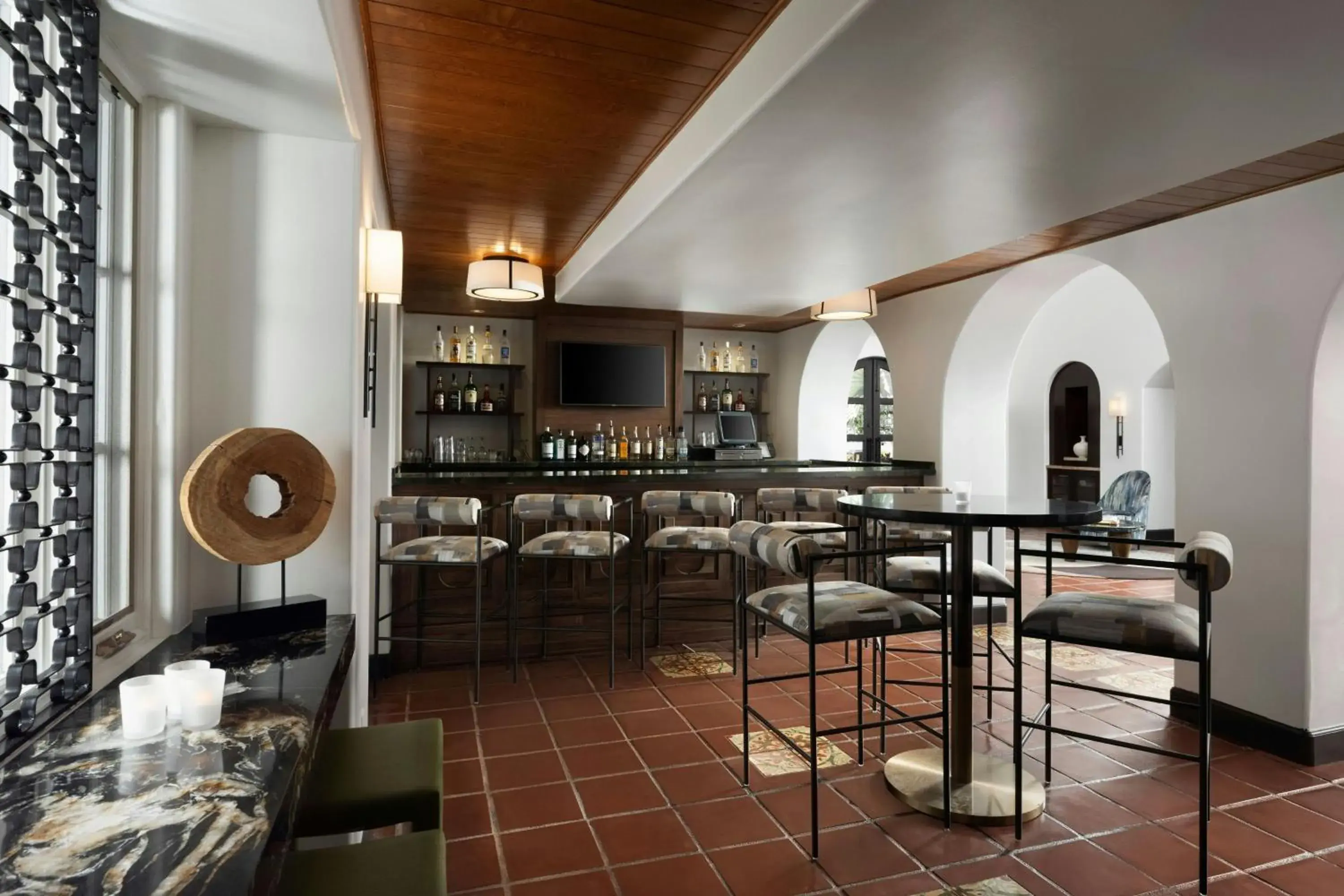 Lounge or bar in Triada Palm Springs, Autograph Collection Lounge or bar in Triada Palm Springs, Autograph Collection