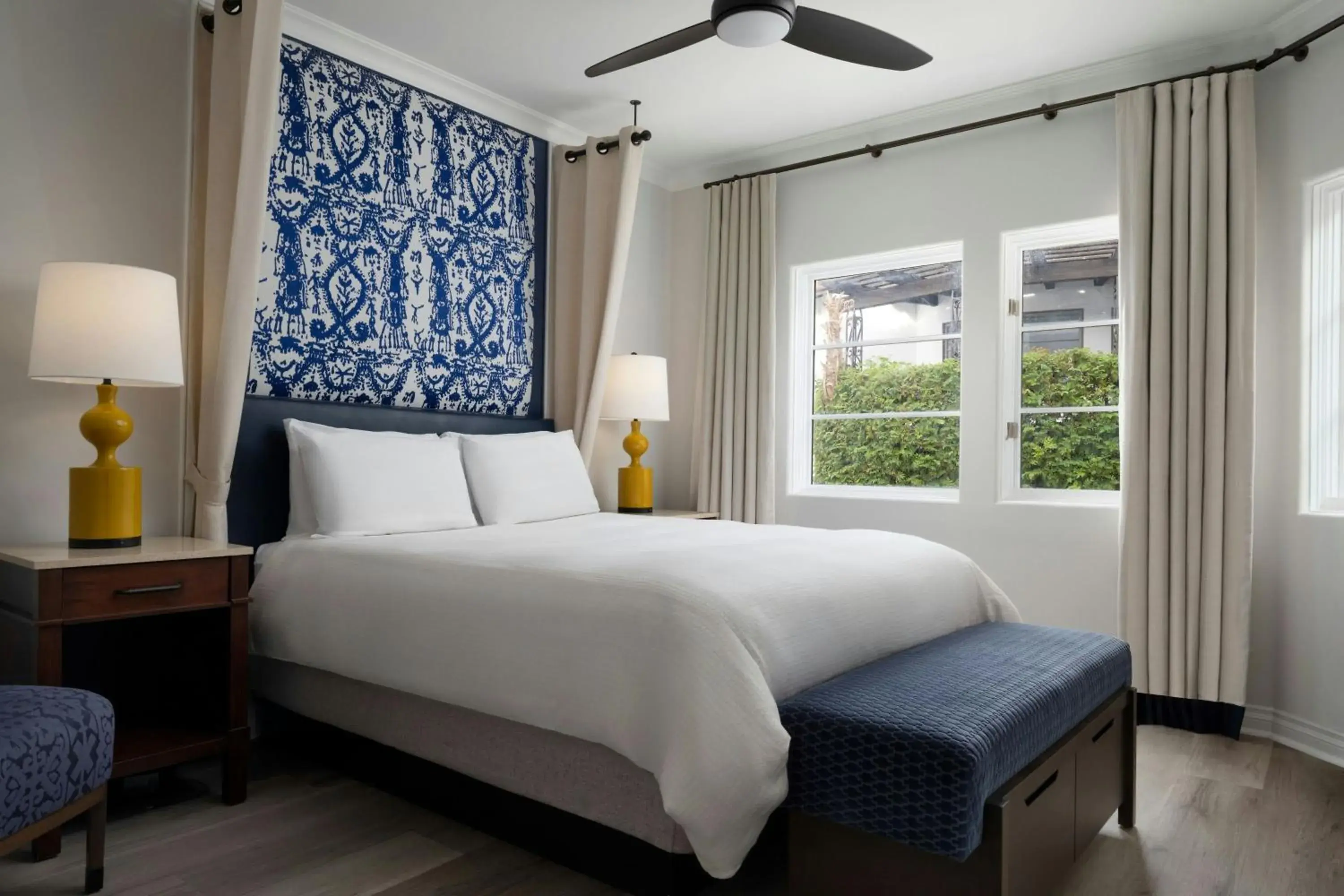 Bedroom, Bed in Triada Palm Springs, Autograph Collection Bedroom, Bed in Triada Palm Springs, Autograph Collection