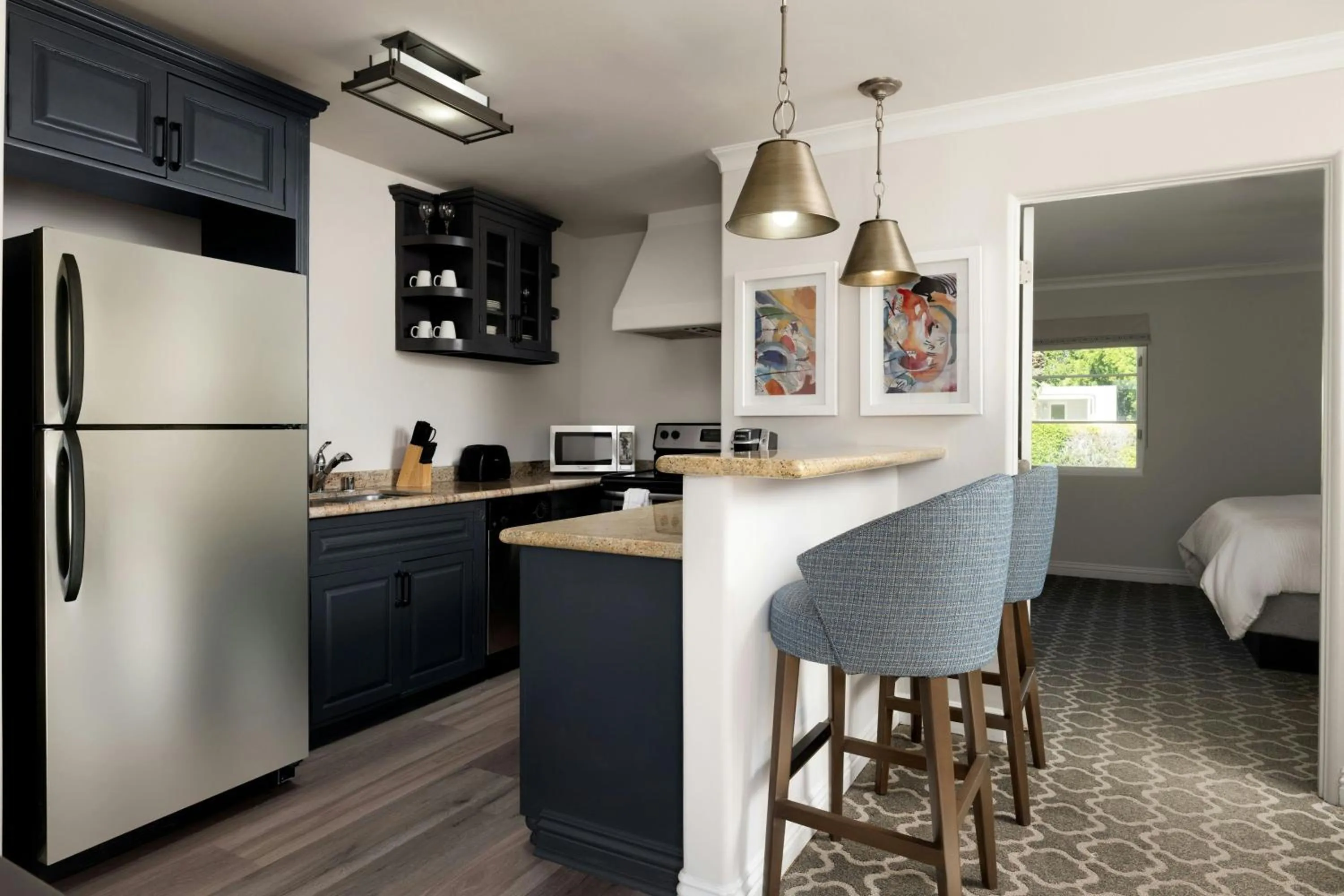 Kitchen or kitchenette in Triada Palm Springs, Autograph Collection