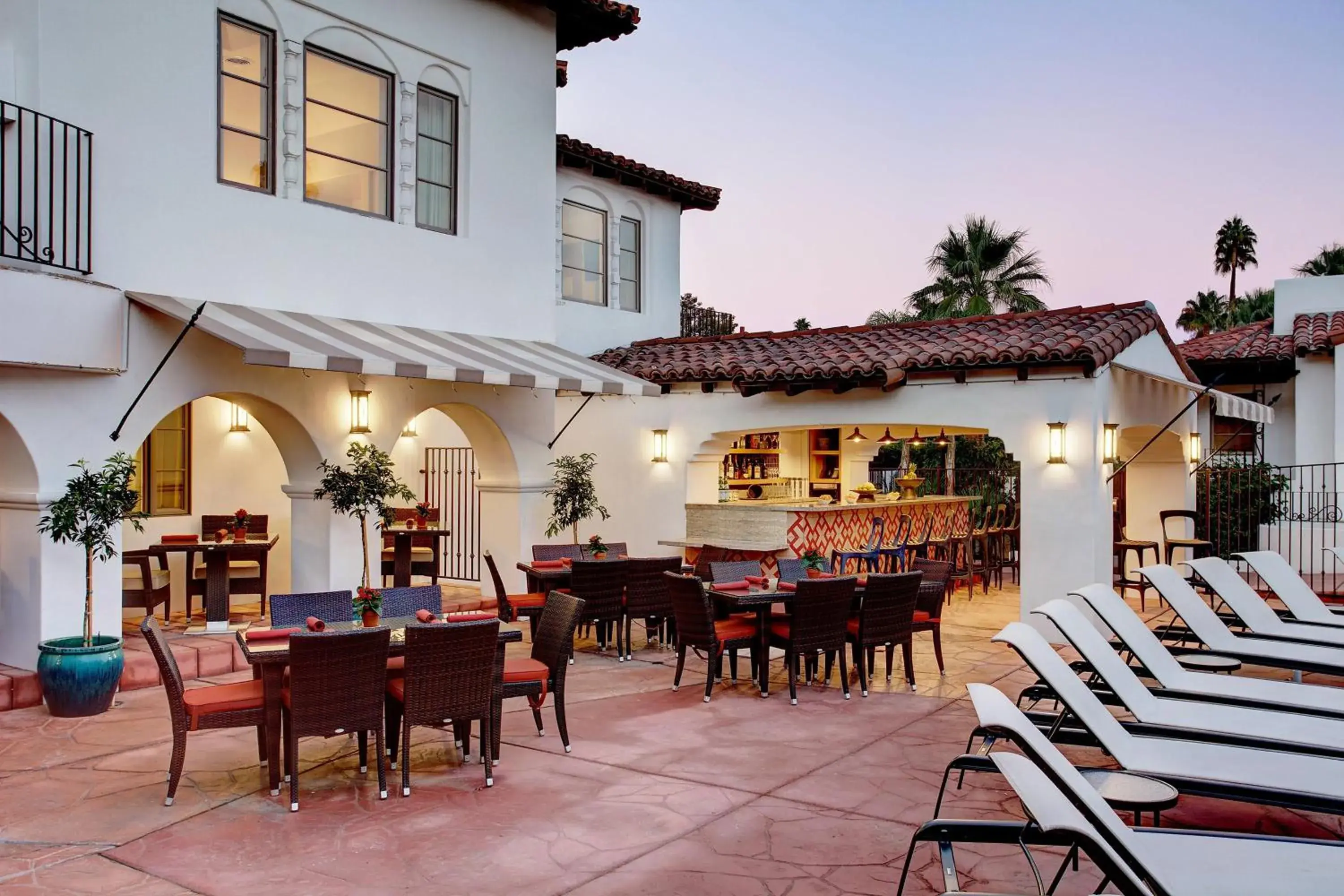 Swimming pool in Triada Palm Springs, Autograph Collection Swimming pool in Triada Palm Springs, Autograph Collection