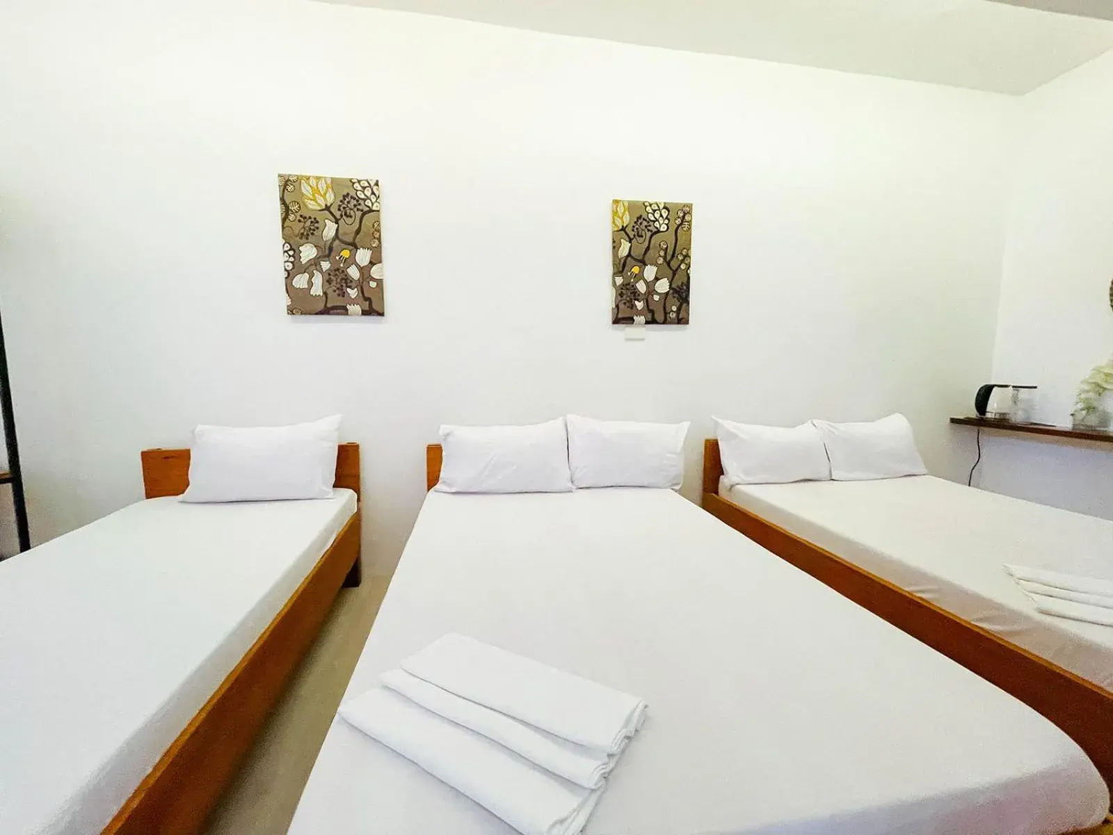 Bed in Agbing Seaside View Resort Puerto Galera powered by Cocotel Bed in Agbing Seaside View Resort Puerto Galera powered by Cocotel