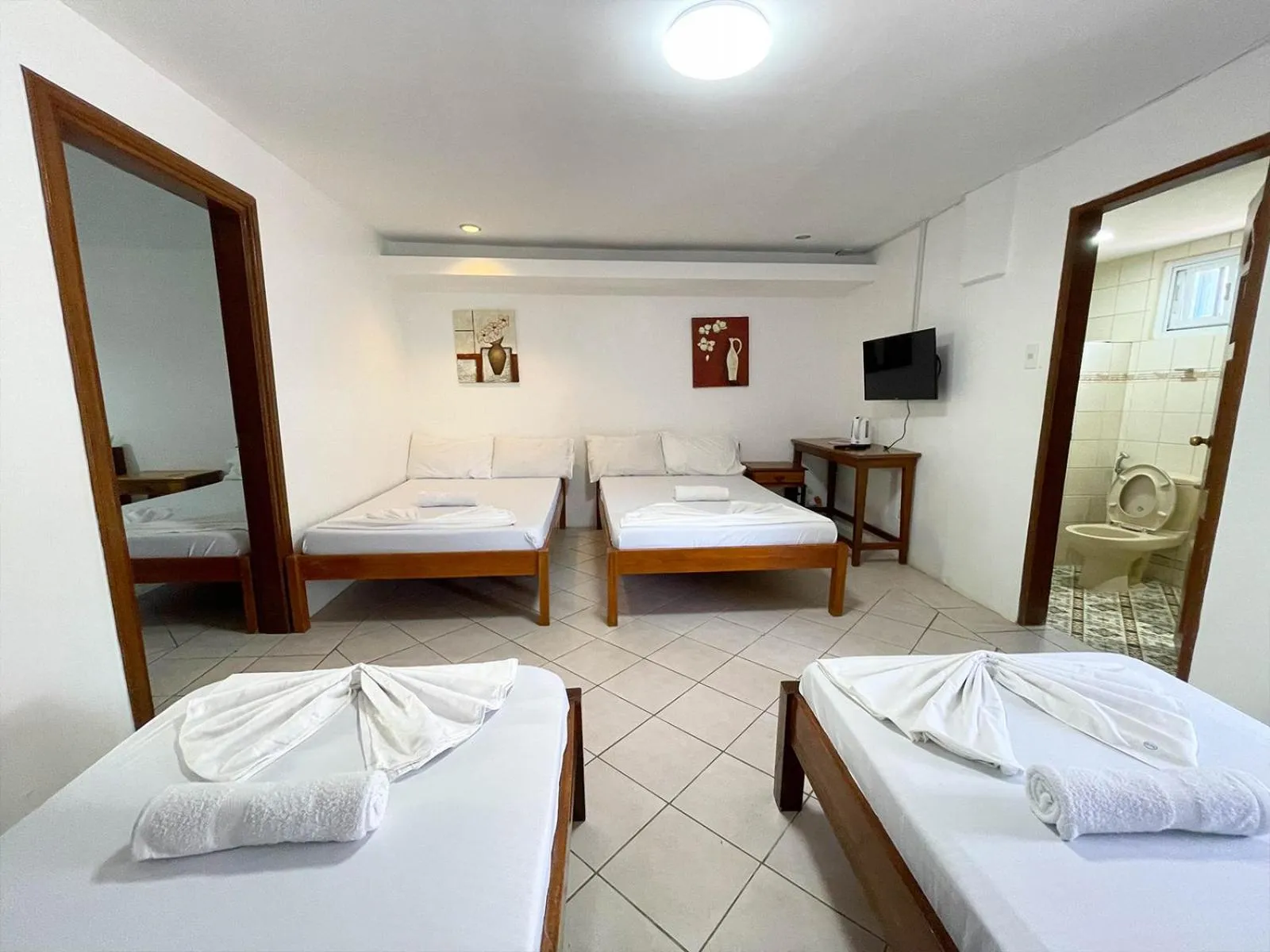 Bed in Agbing Seaside View Resort Puerto Galera powered by Cocotel