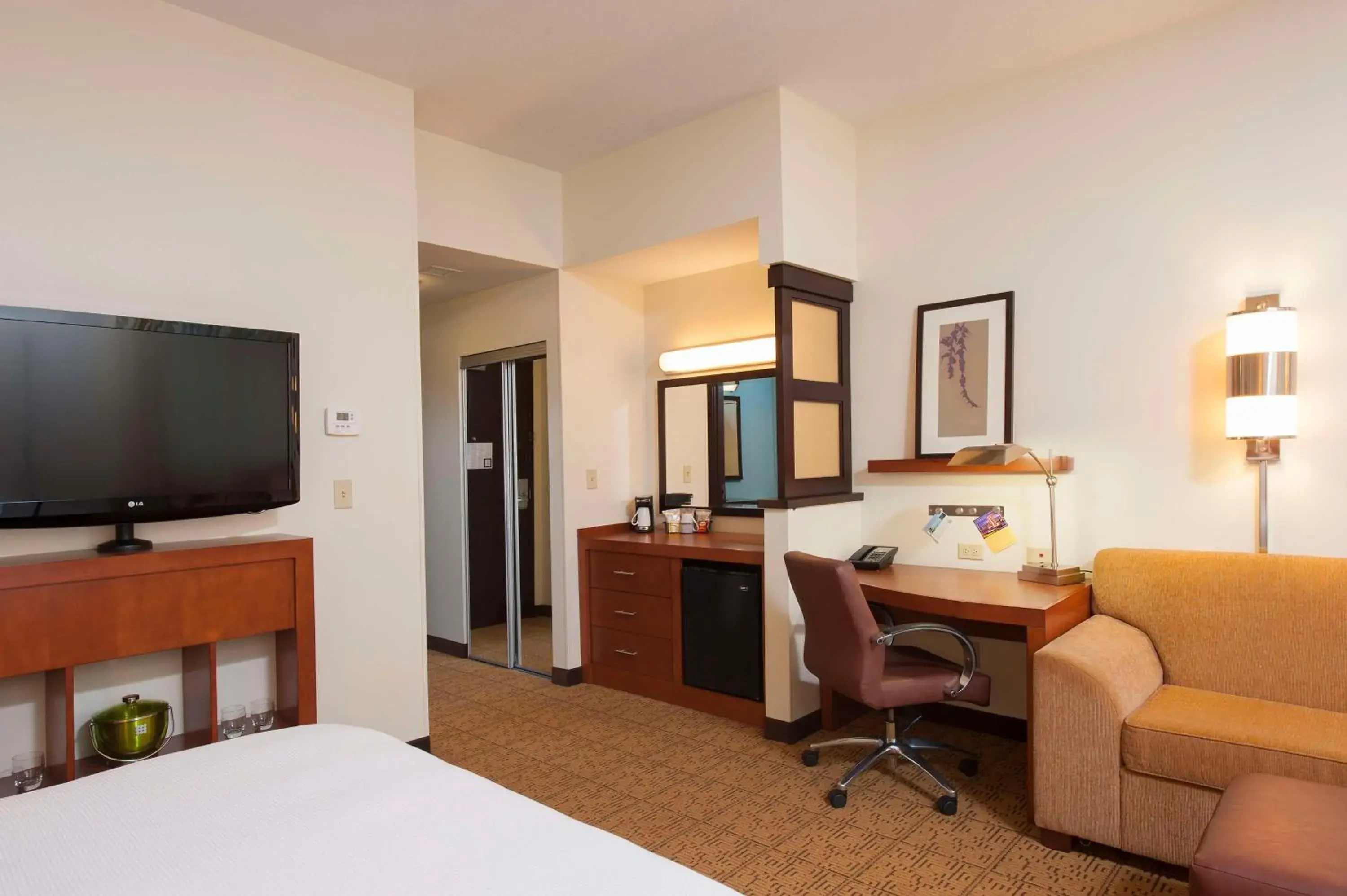 Bedroom, Bed in Hyatt Place Des Moines Downtown Bedroom, Bed in Hyatt Place Des Moines Downtown