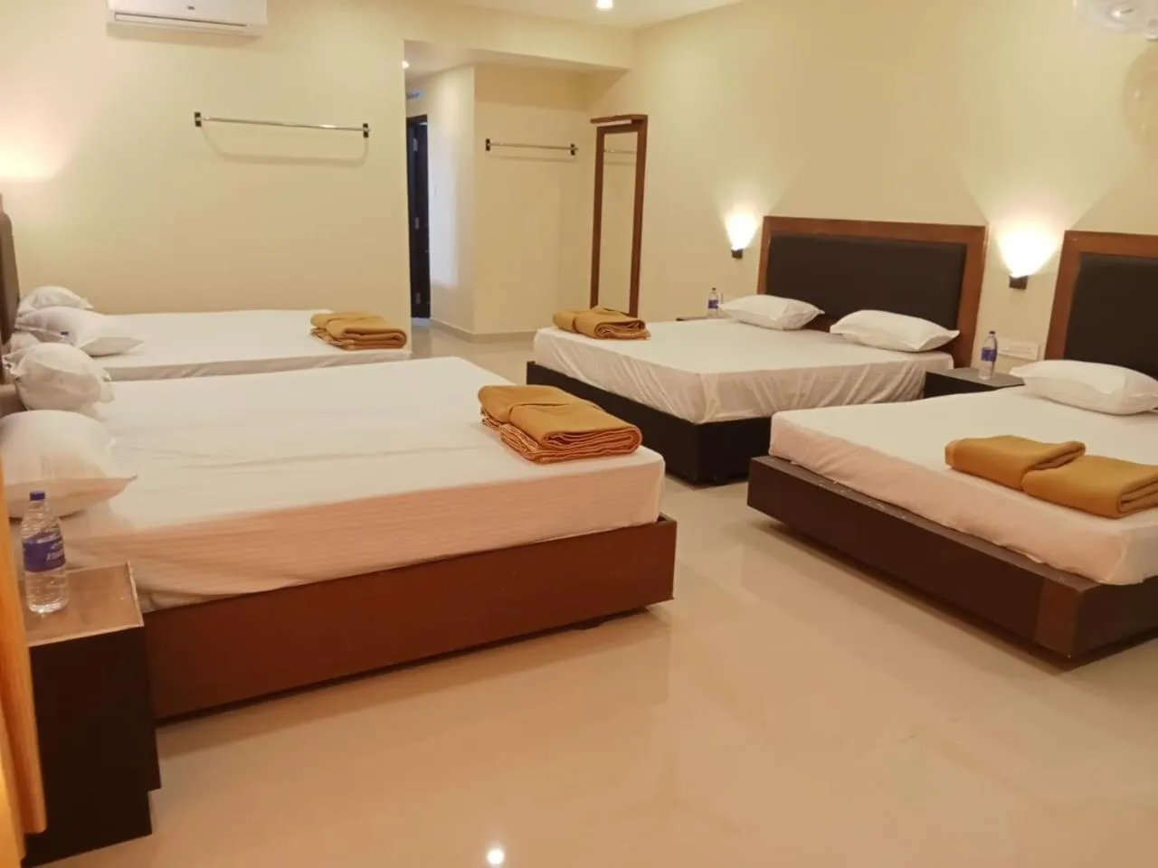 Bed in Hotel Sri Devi