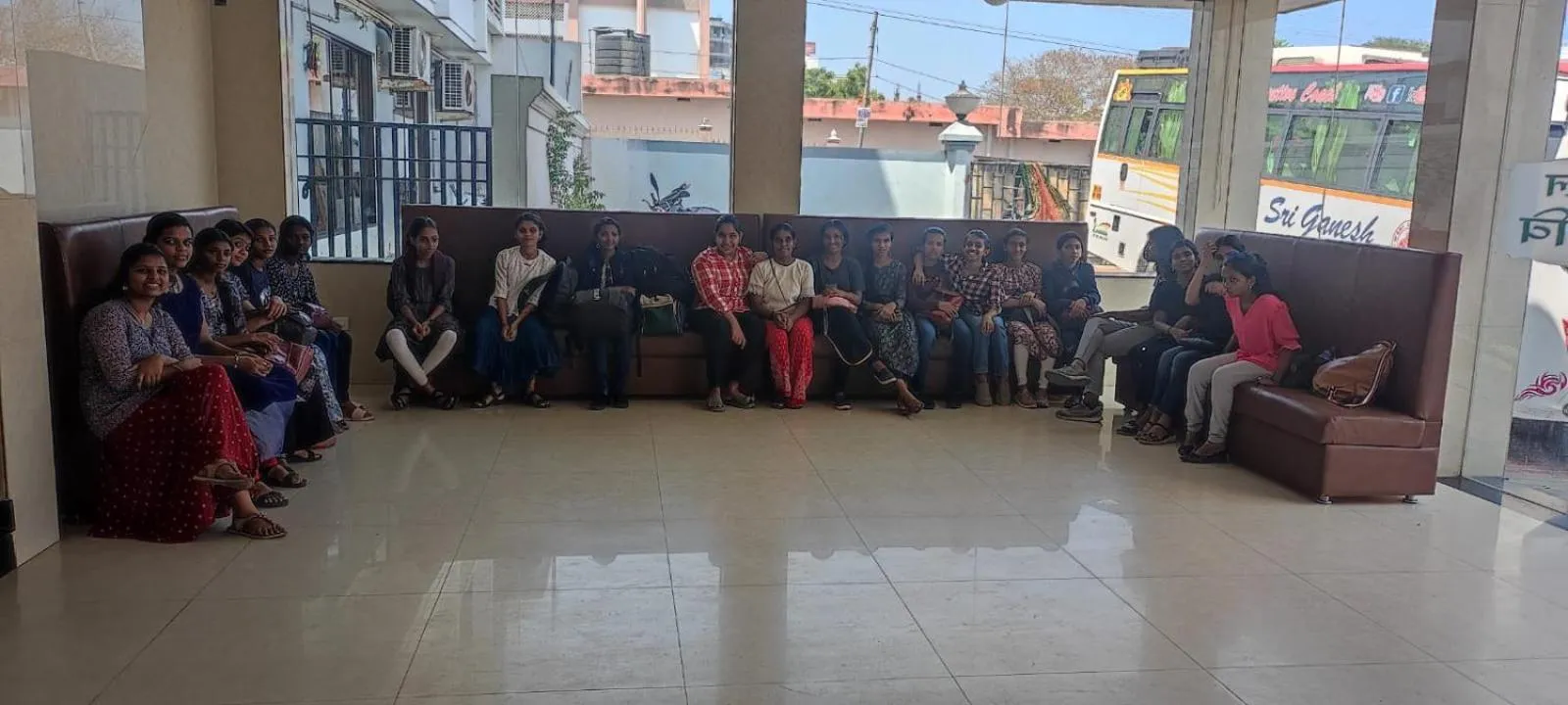 Lobby or reception in Hotel Sri Devi