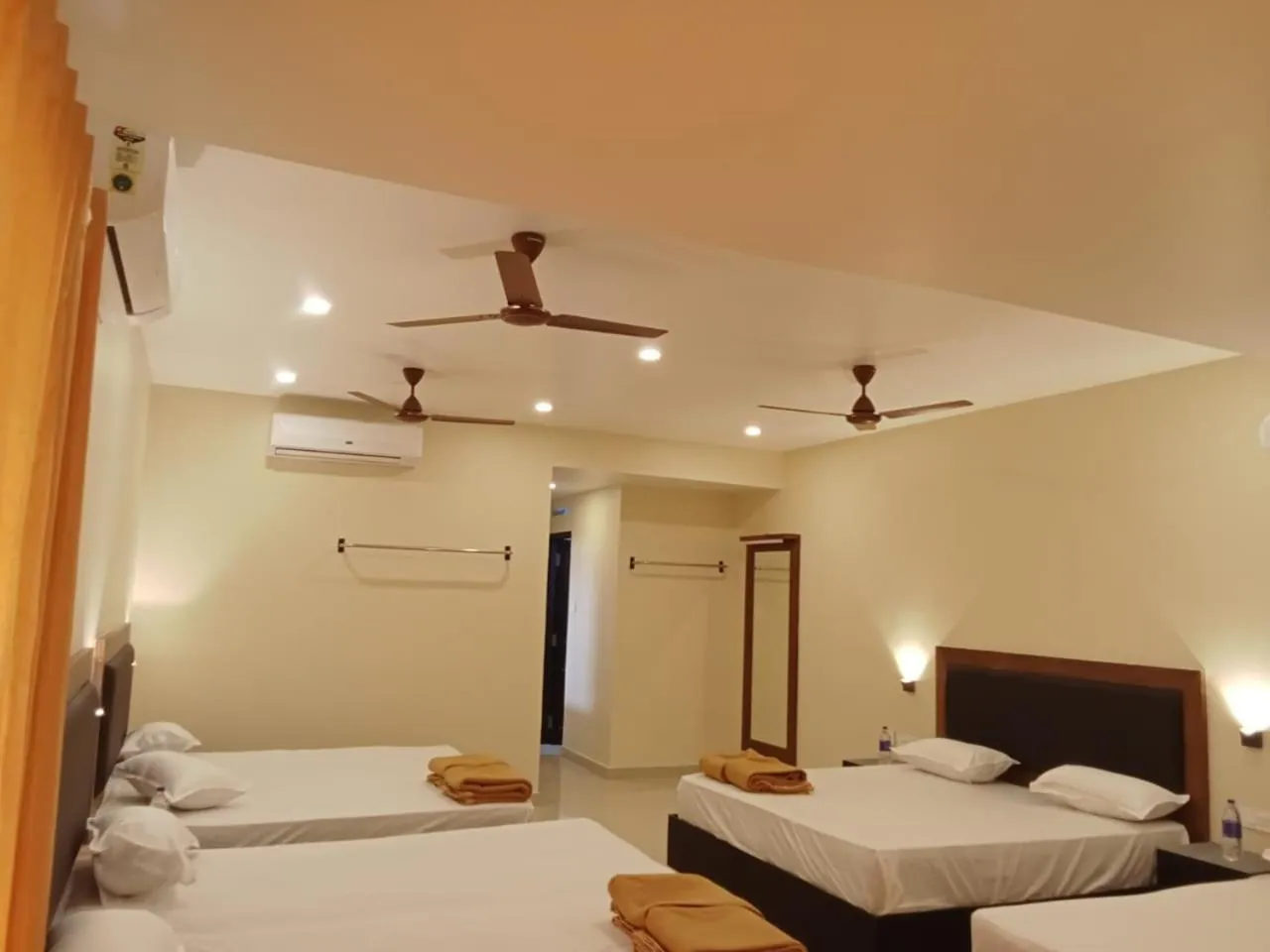 Bed in Hotel Sri Devi