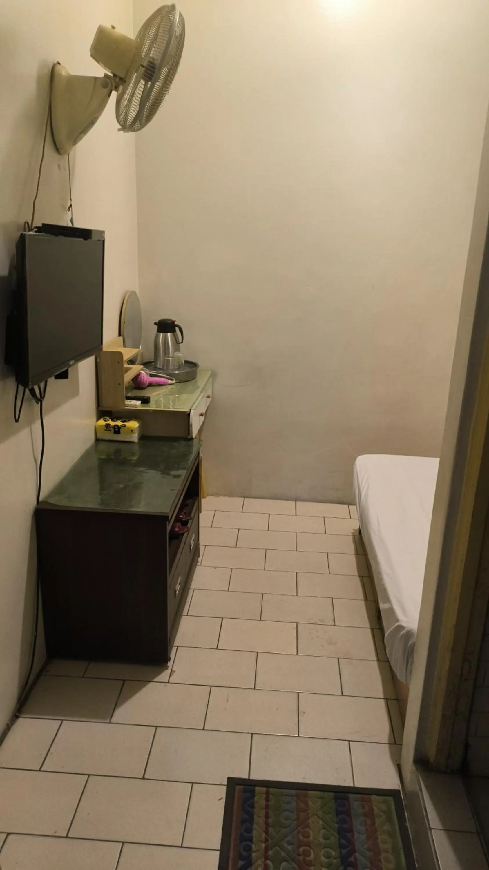 TV and multimedia, Bed in Ron Gong Hotel