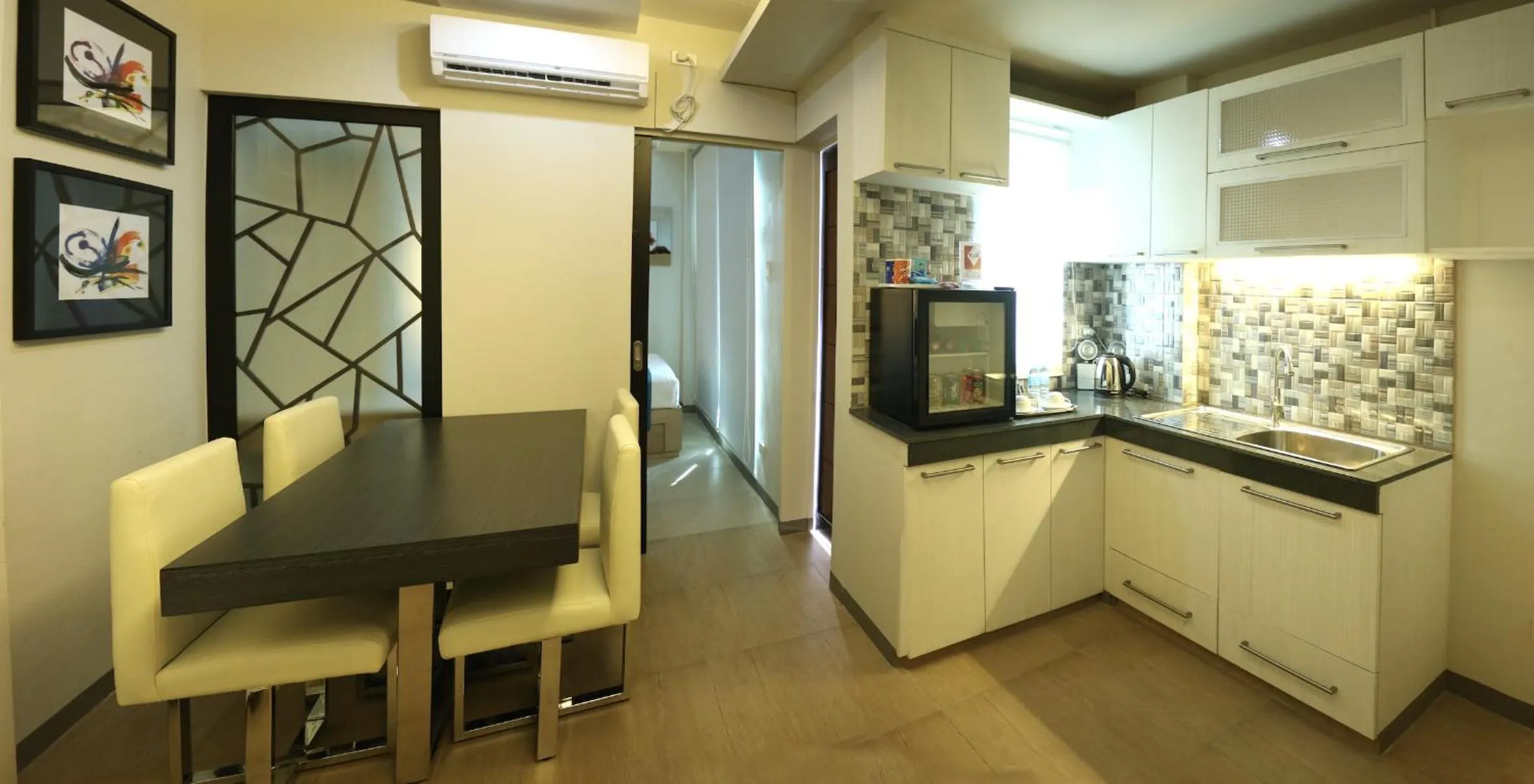 Communal kitchen in KLM Condotel