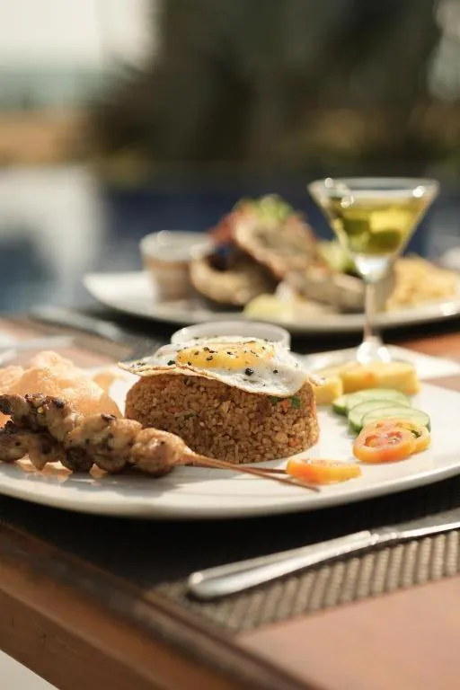 Hibiscus Beach Hotel & Villas