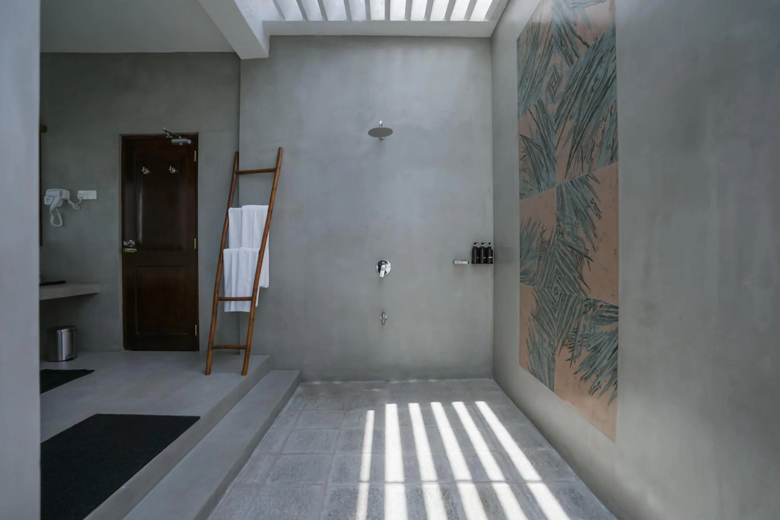 Shower in Hibiscus Beach Hotel & Villas