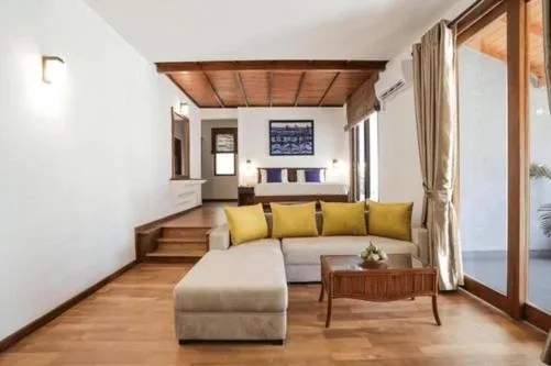 Hibiscus Beach Hotel & Villas