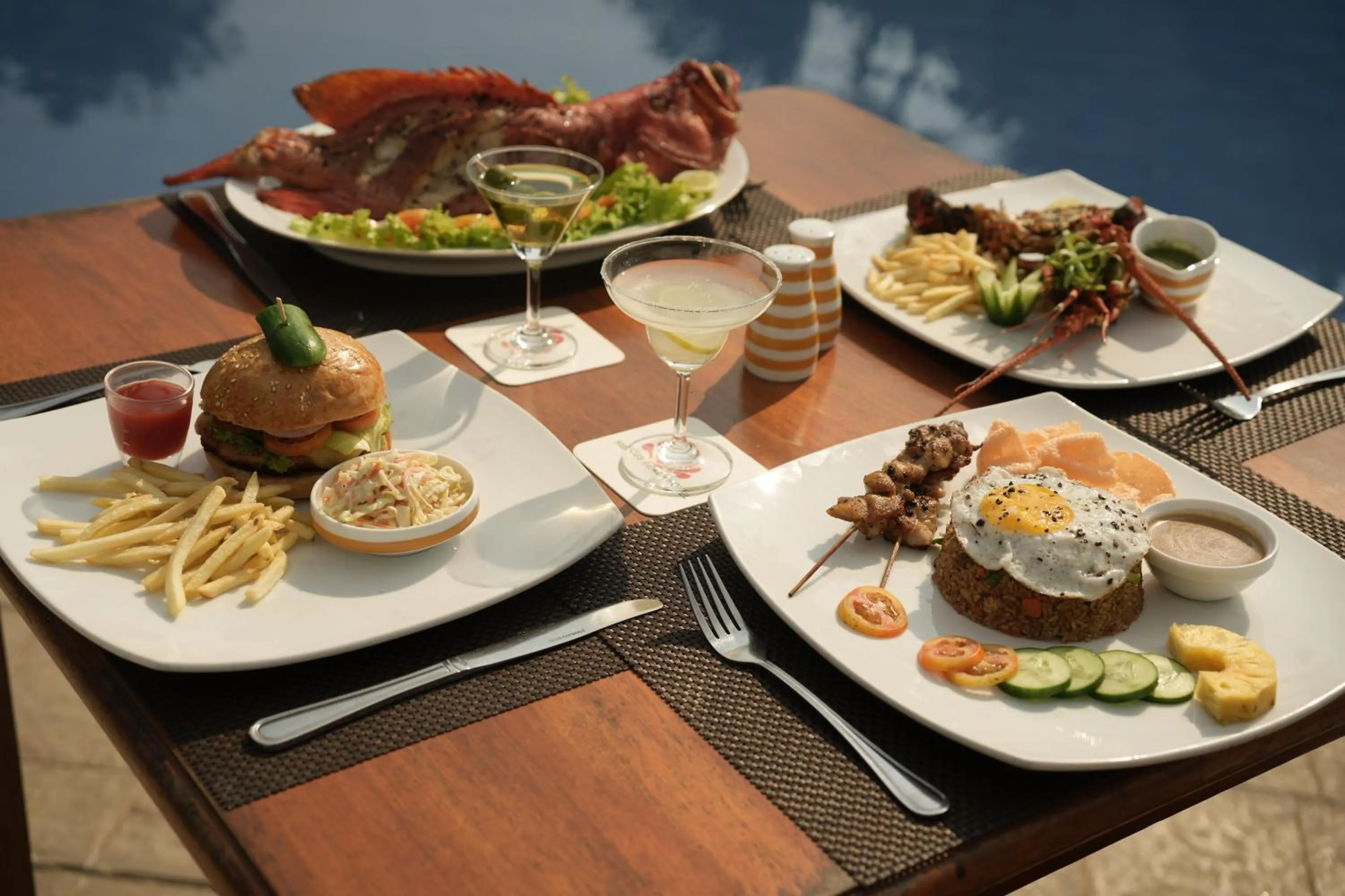 Food and drinks in Hibiscus Beach Hotel & Villas