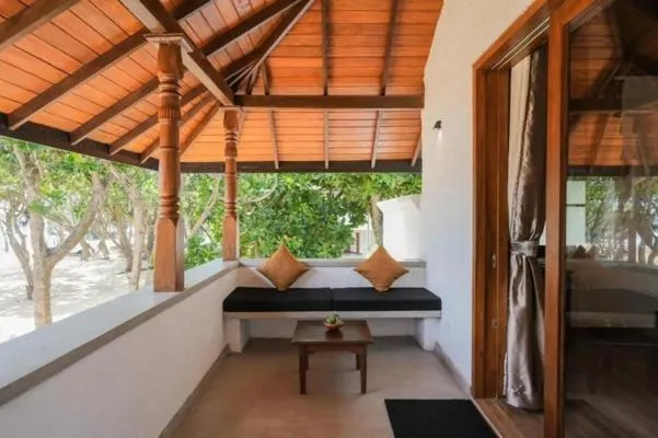 Hibiscus Beach Hotel & Villas