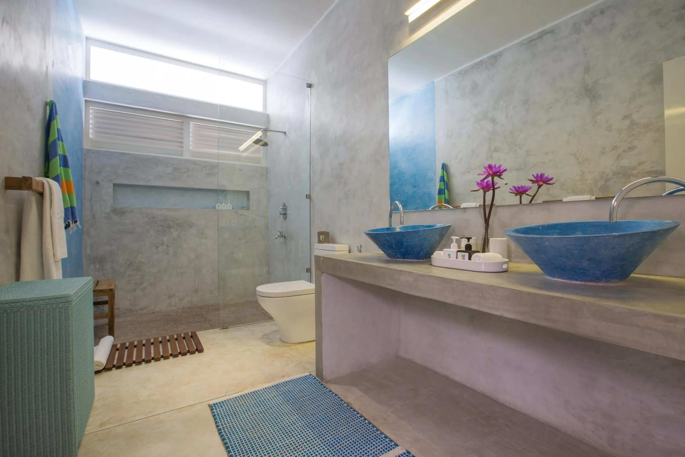 Bathroom in Sri Sharavi Beach Villas & Spa - with 43 metre saltwater infinity pool