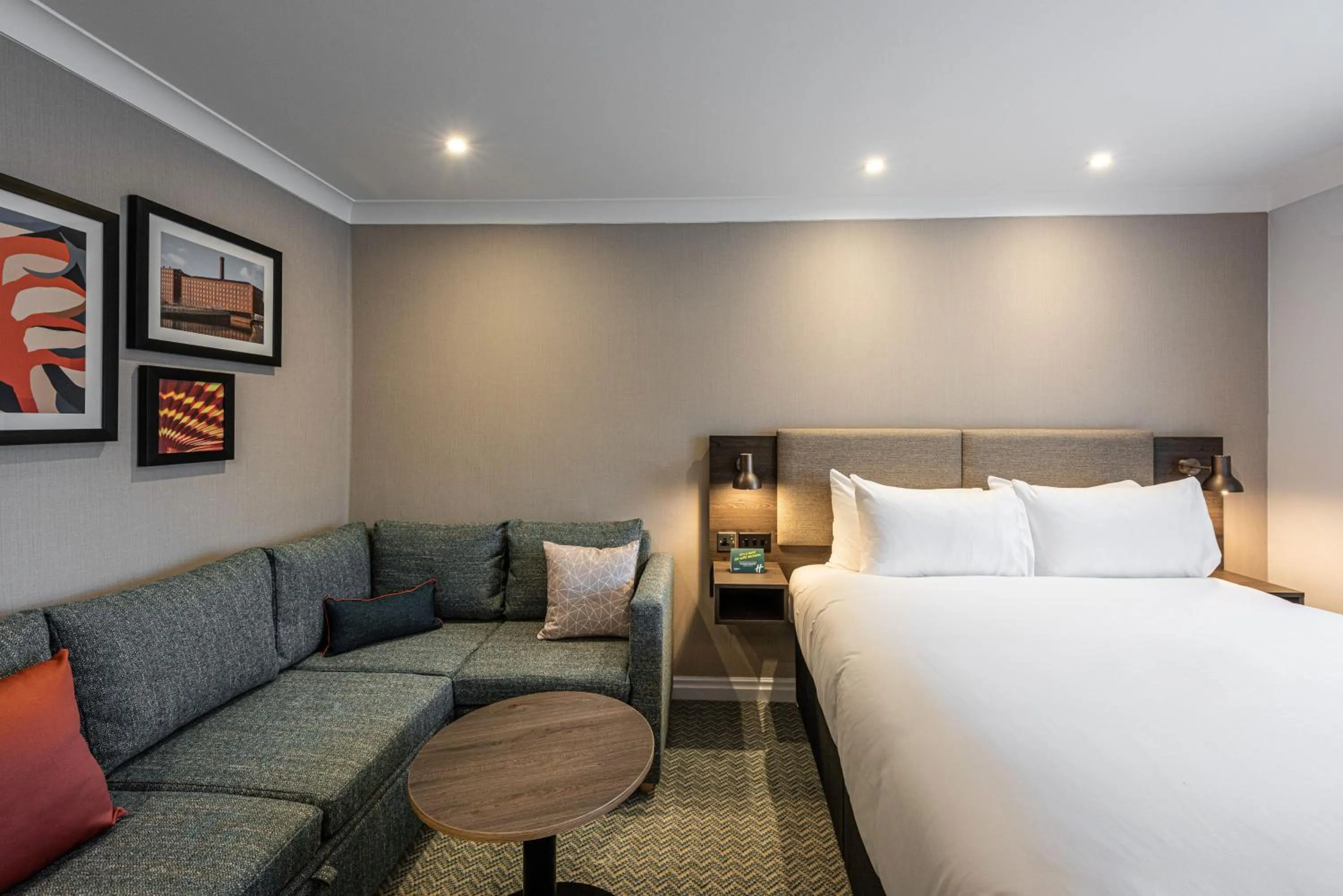 Bedroom, Bed in Holiday Inn - Manchester - Oldham by IHG