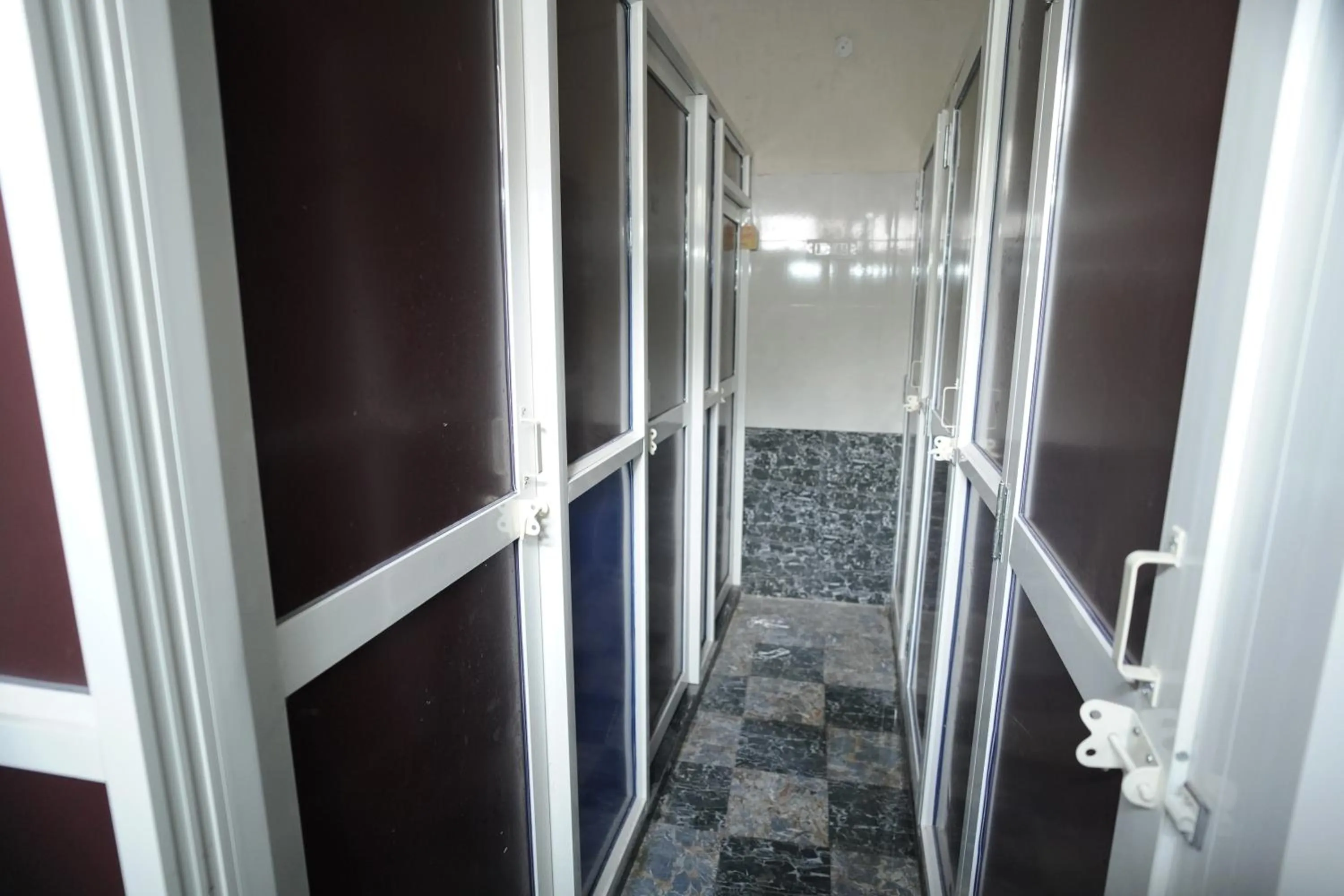 Bathroom in HOTEL METRO REGENCY INN