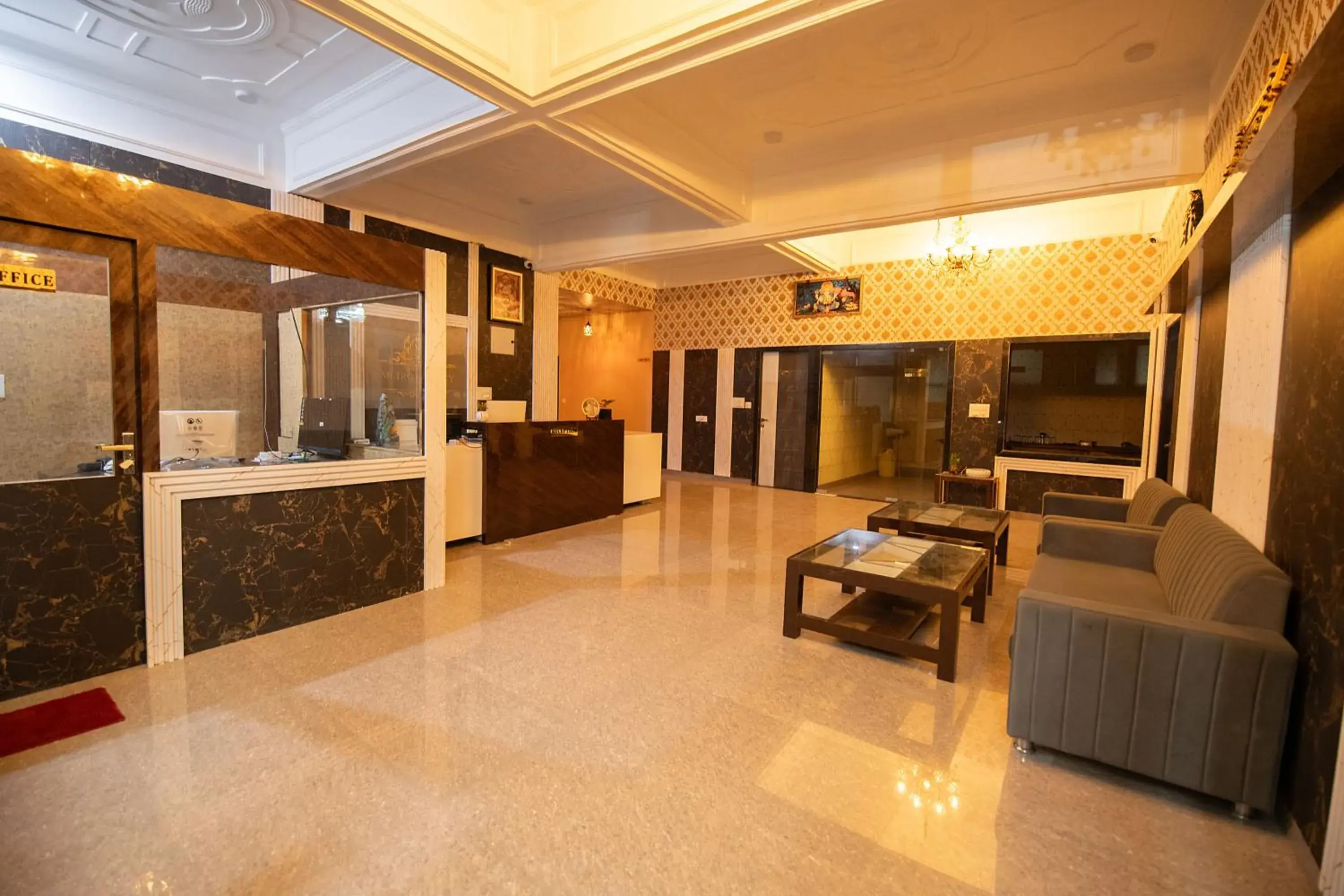 Facade/entrance in HOTEL METRO REGENCY INN Facade/entrance in HOTEL METRO REGENCY INN