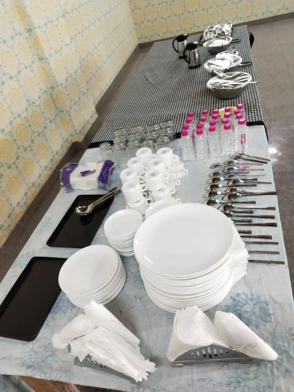 Food in HOTEL METRO REGENCY INN