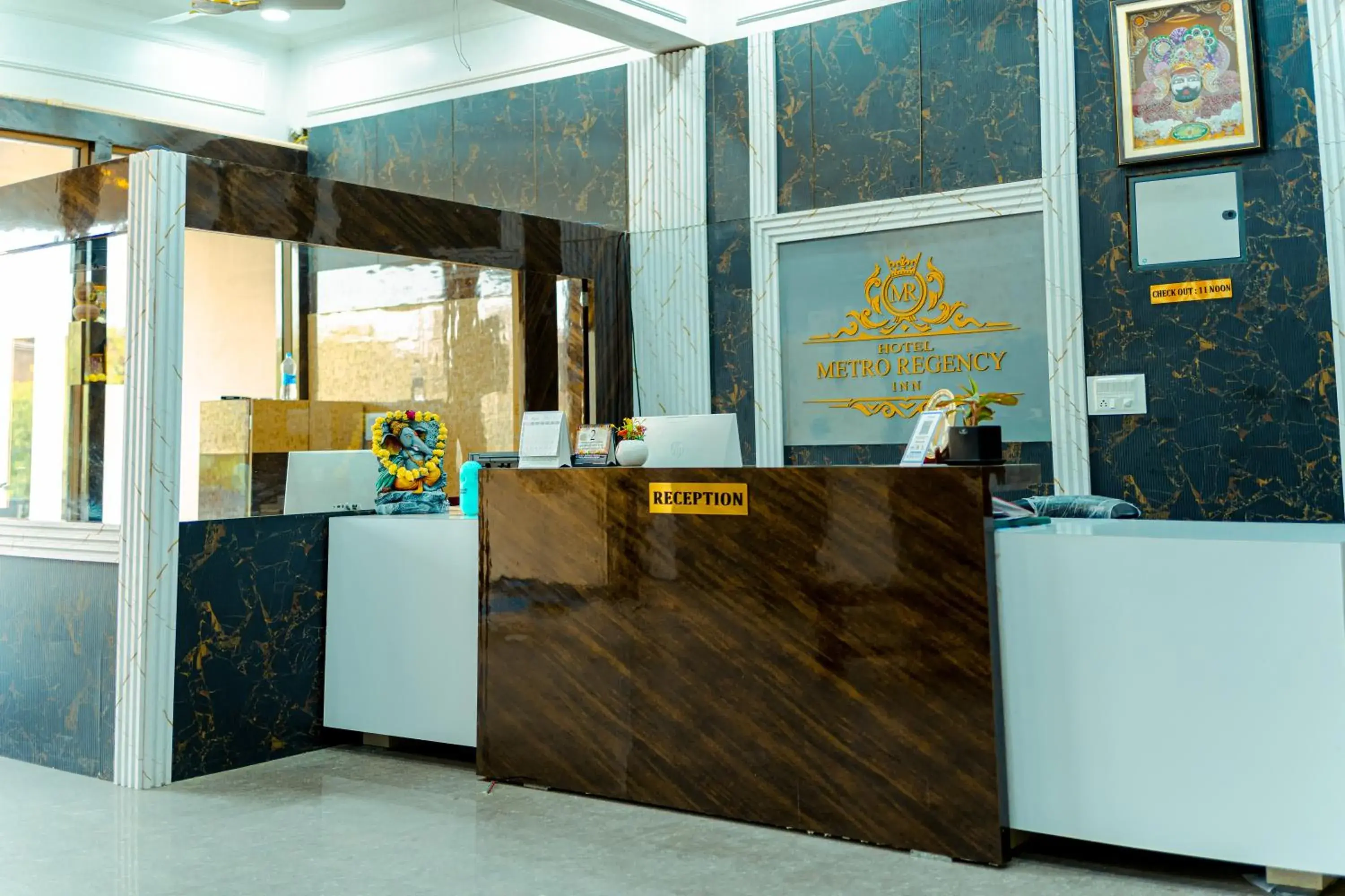 Lobby or reception in HOTEL METRO REGENCY INN Lobby or reception in HOTEL METRO REGENCY INN