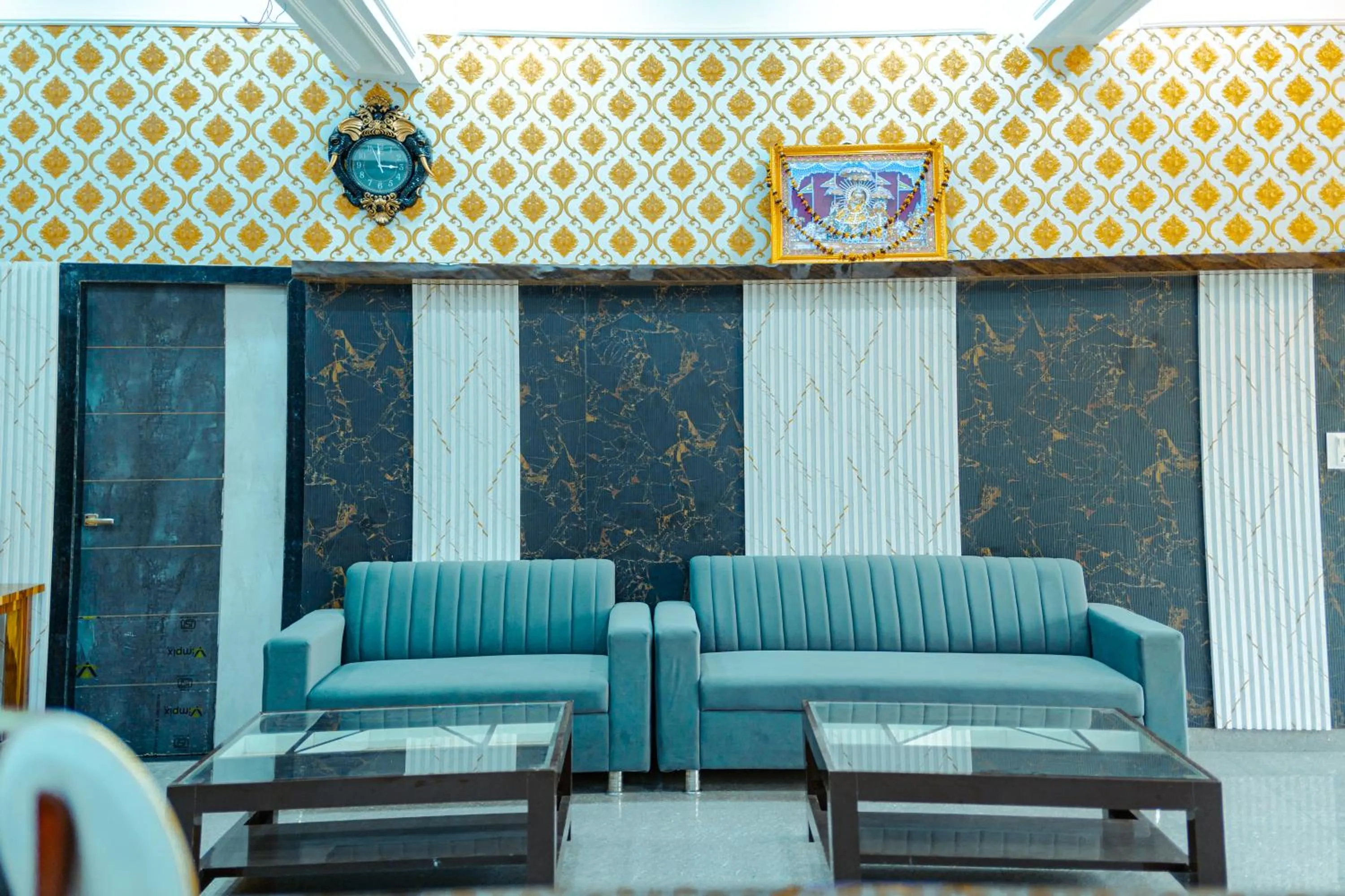 Lobby or reception in HOTEL METRO REGENCY INN