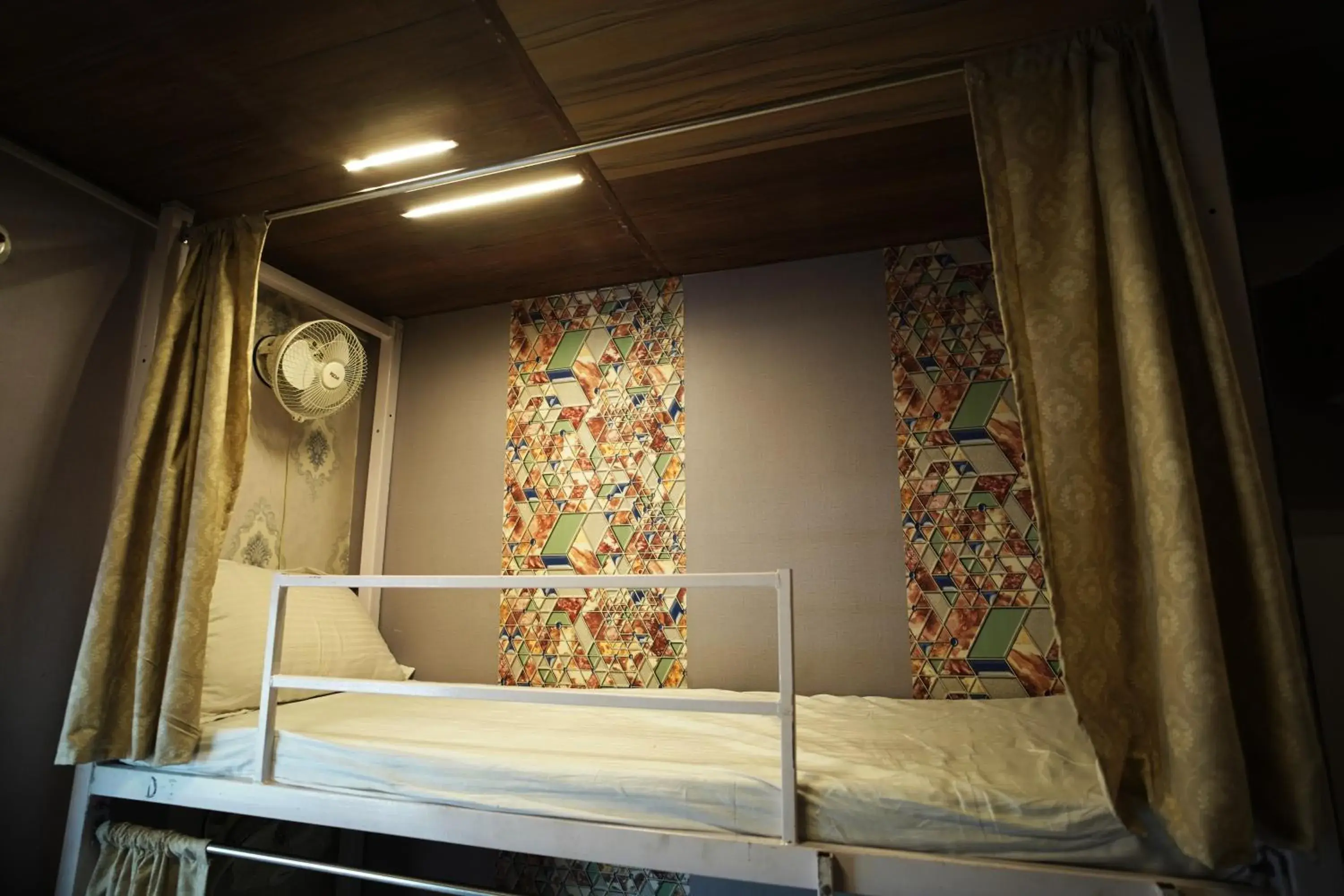 bunk bed, Bed in HOTEL METRO REGENCY INN bunk bed, Bed in HOTEL METRO REGENCY INN