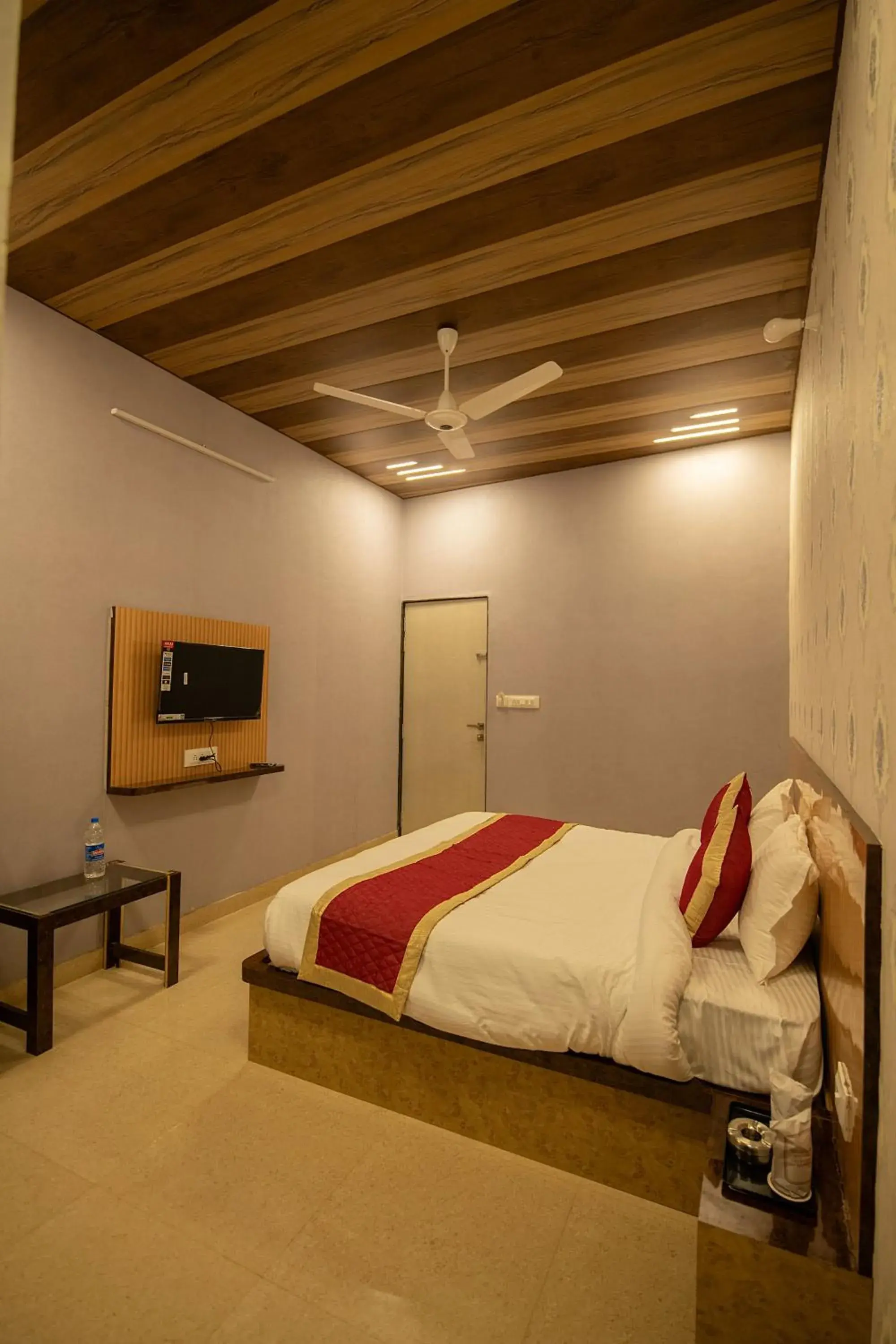 Bedroom, Bed in HOTEL METRO REGENCY INN Bedroom, Bed in HOTEL METRO REGENCY INN