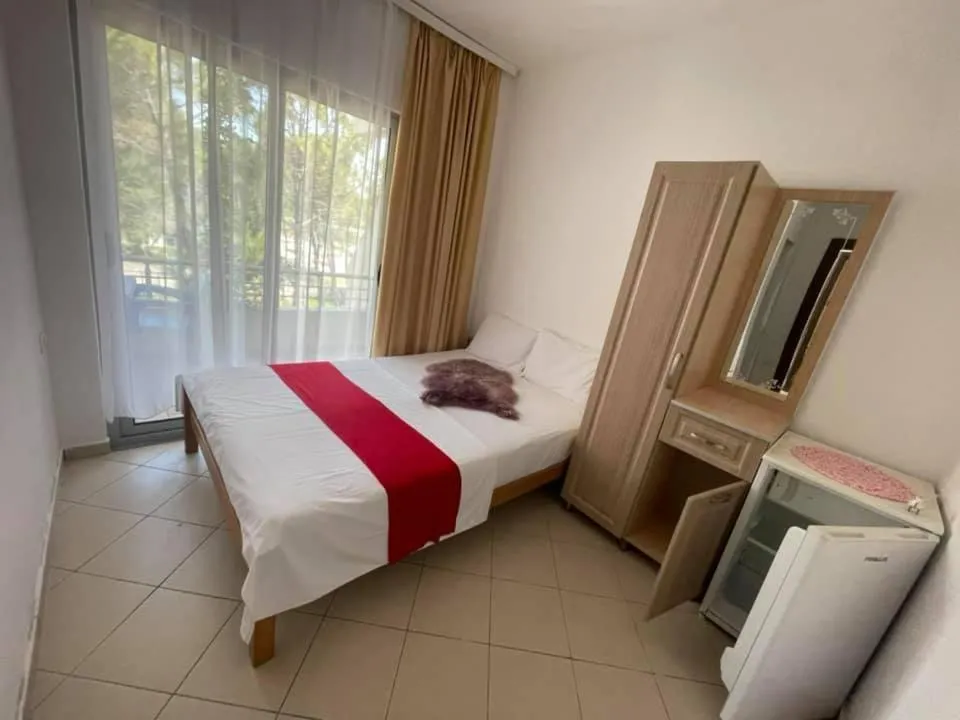Bed in Aparthotel Vila Tufi