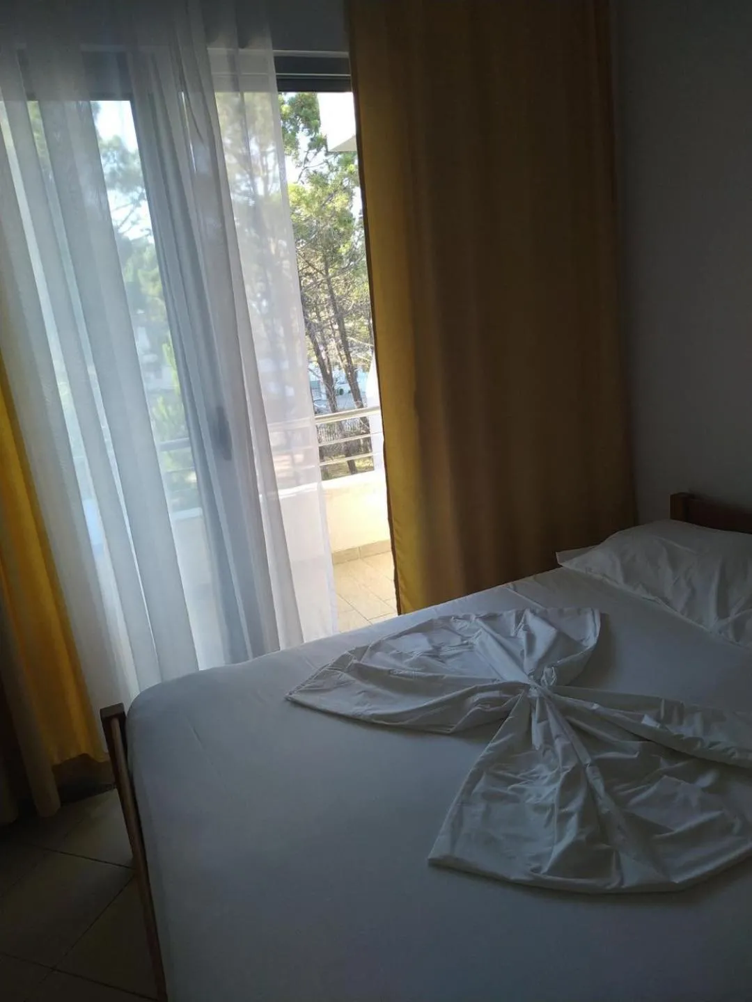 Bed in Aparthotel Vila Tufi