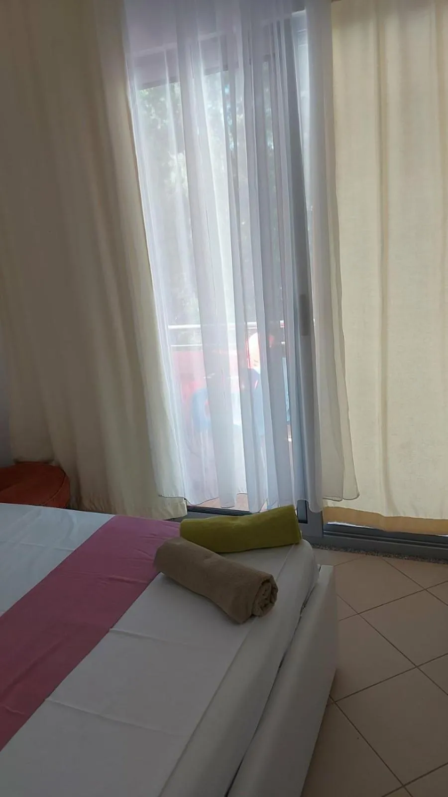 Bed in Aparthotel Vila Tufi