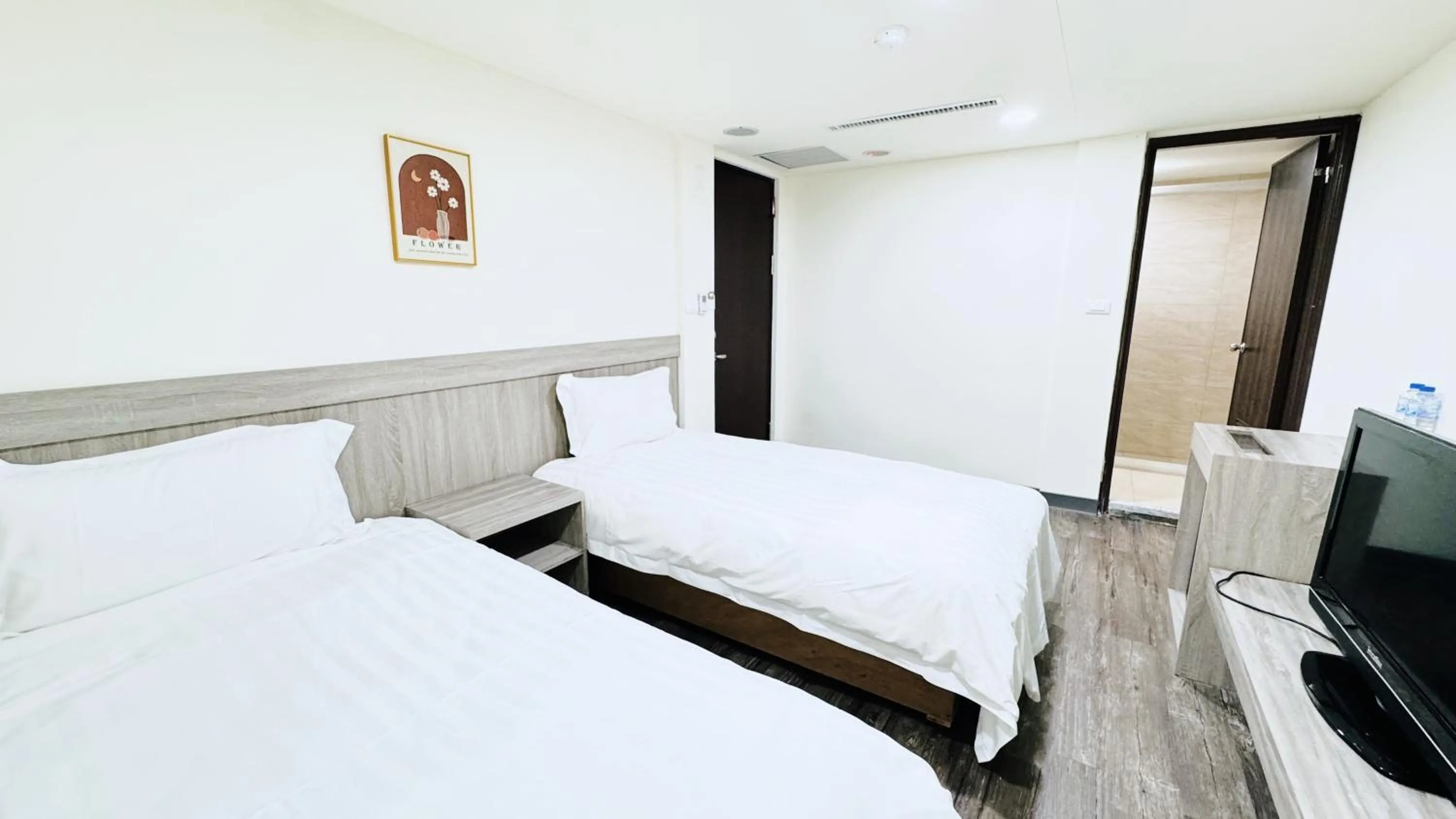 Bed in Yoai Mountain Roam Hotel