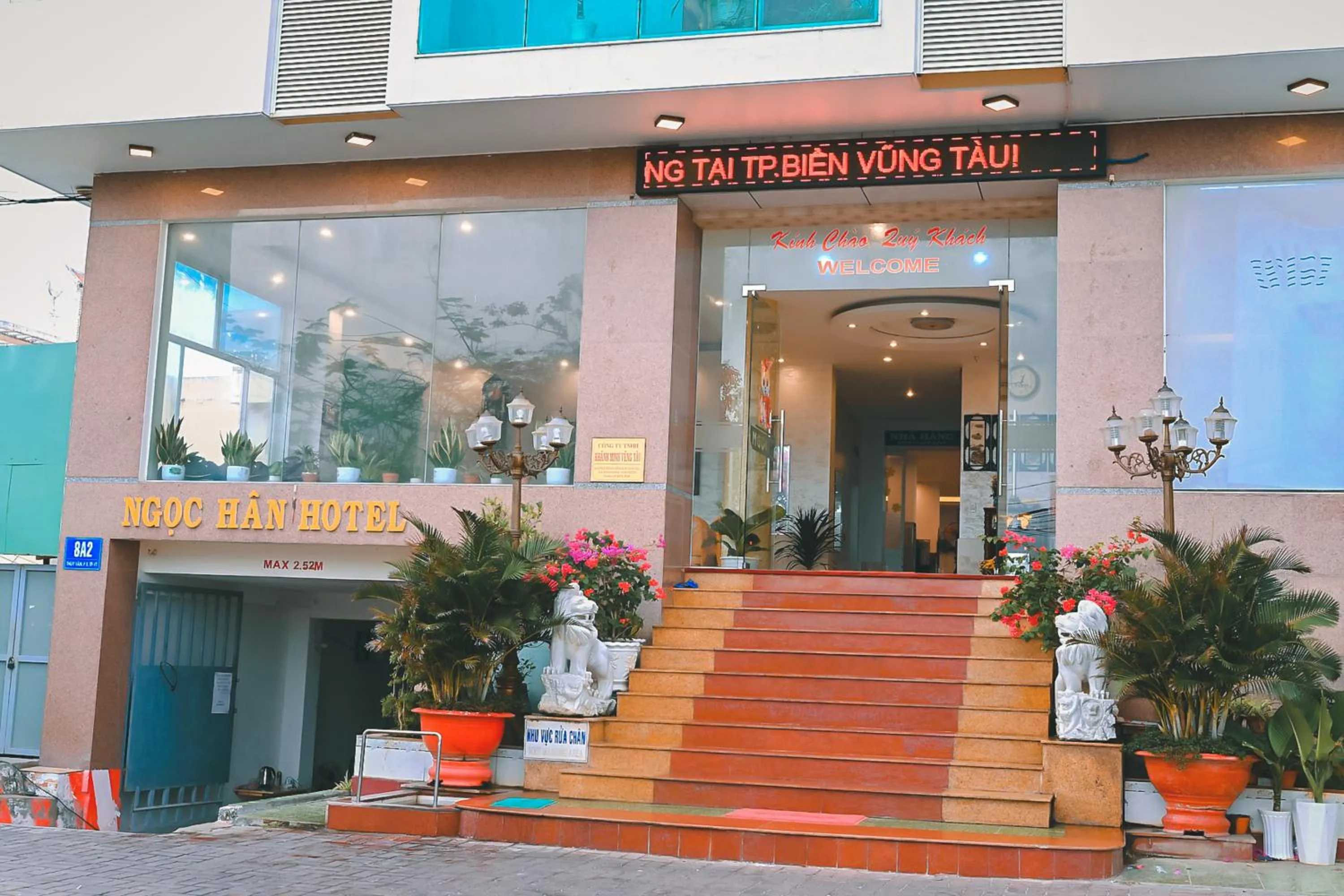 Facade/entrance in Ngọc Hân Hotel By The Moment