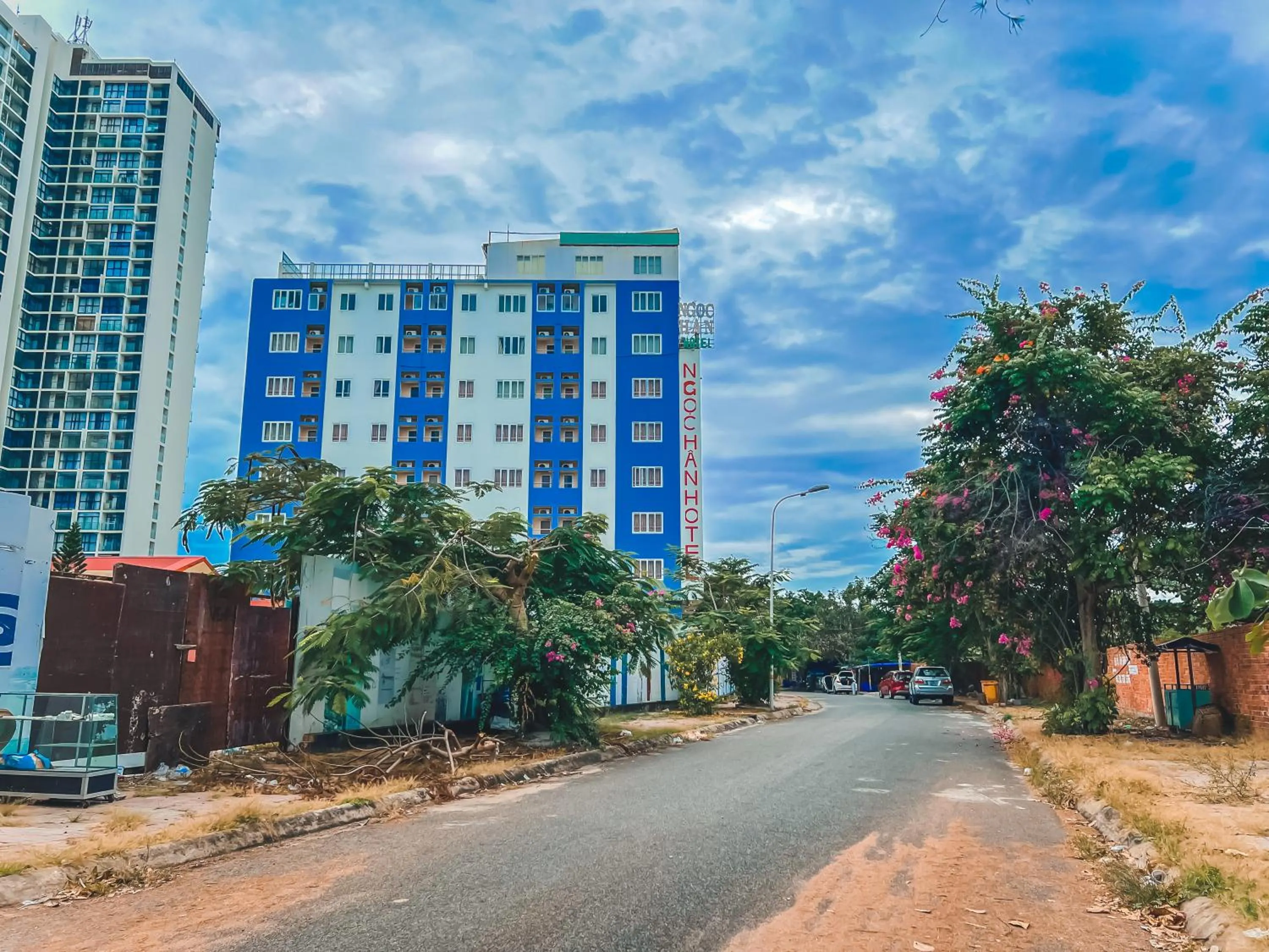 Property building in Ngọc Hân Hotel By The Moment