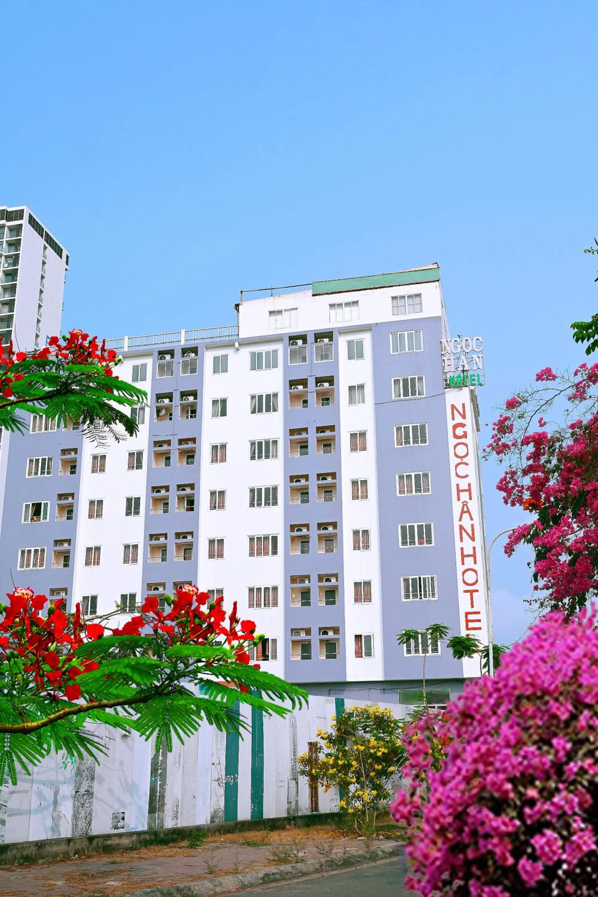 Property building in Ngọc Hân Hotel By The Moment